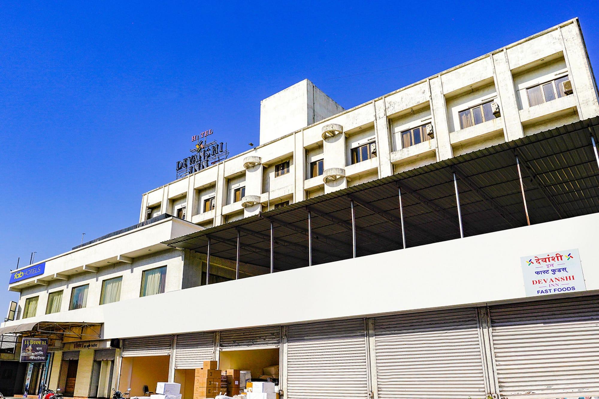Vista Exterior FabHotel Devanshi Inn