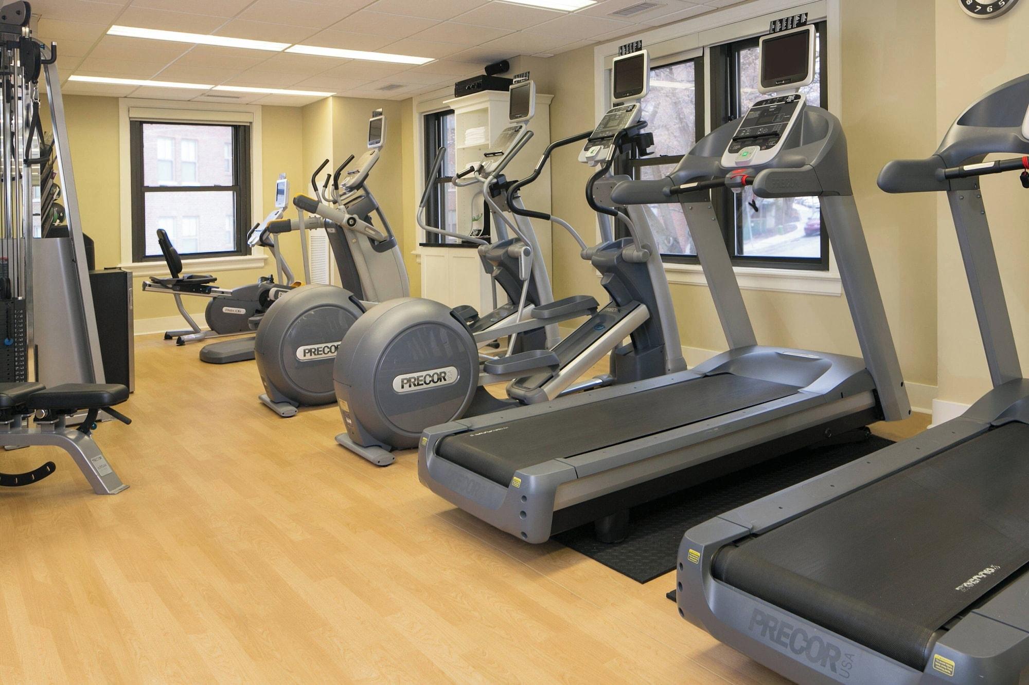 Gimnasio The Raphael Hotel, Autograph Collection