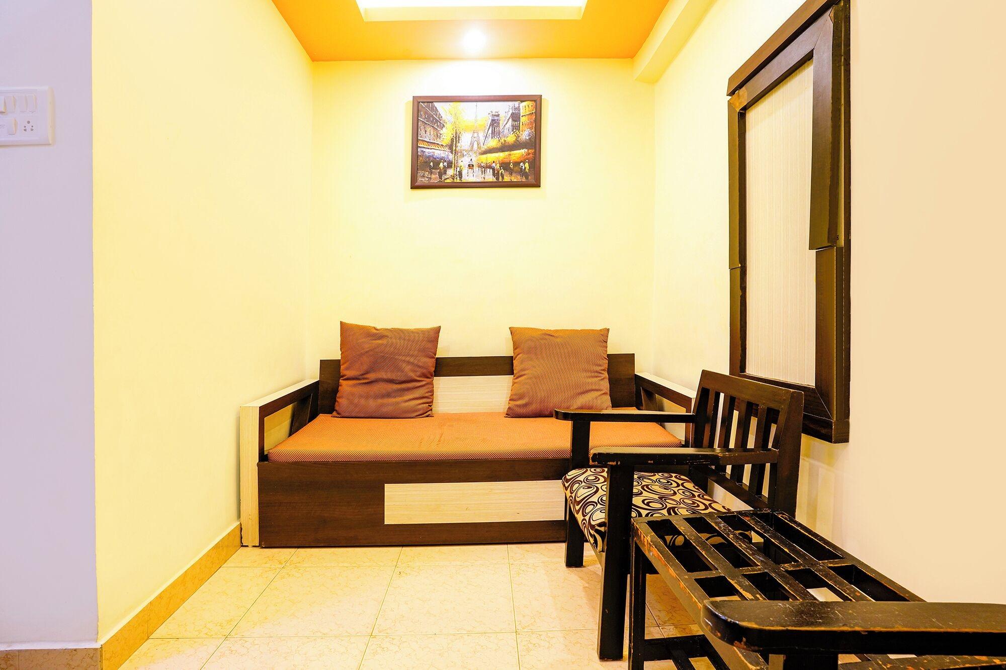 Vista Lobby FabHotel Manoshanti - Nr. Big Daddy Casino