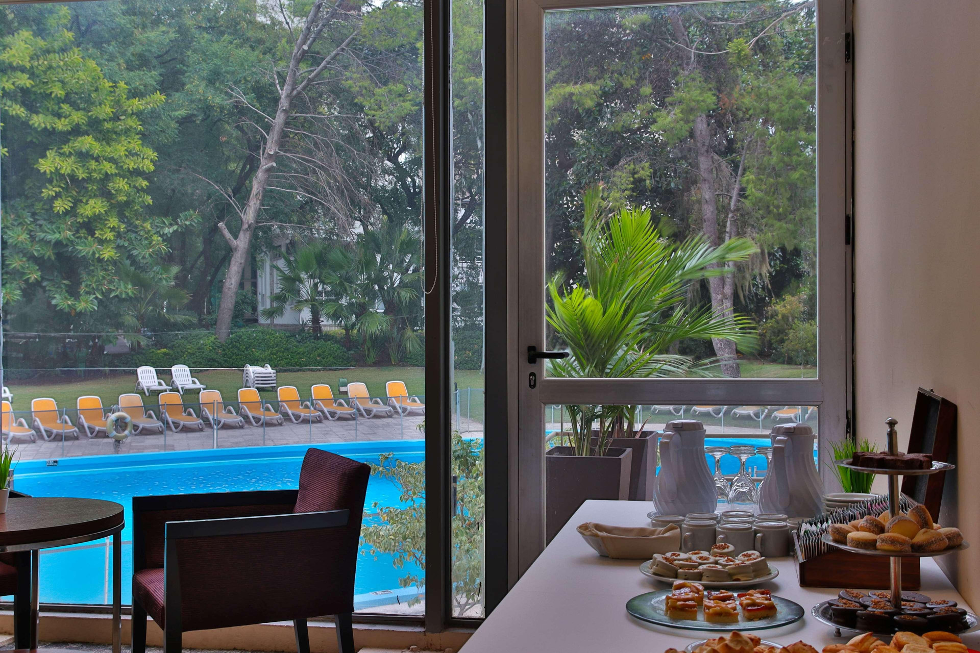 Restaurant Howard Johnson by Wyndham Plaza Hotel Mayorazgo