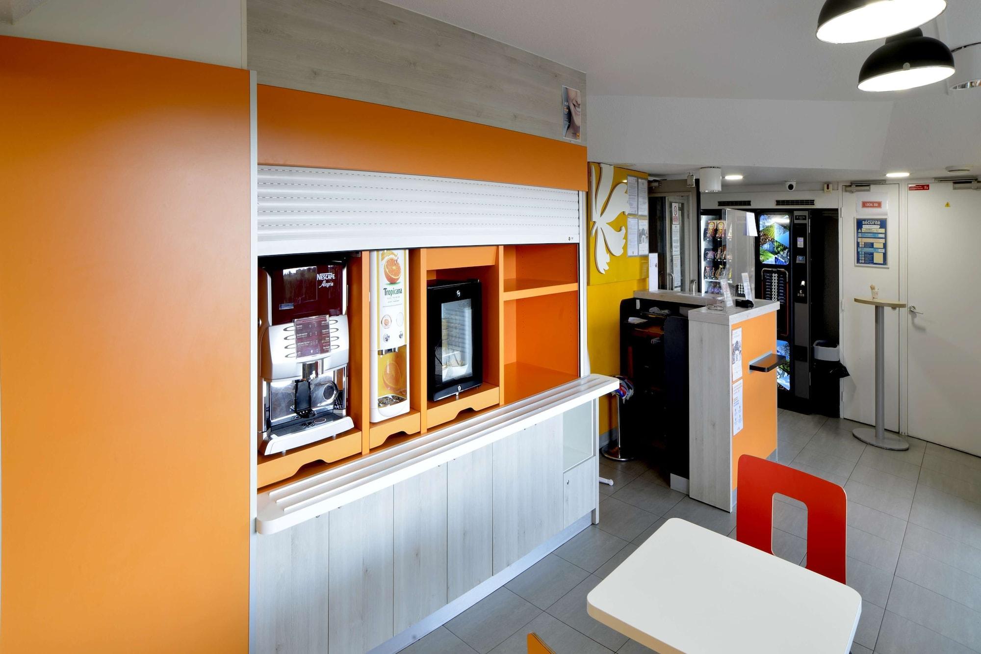 Vista Lobby Premiere Classe Arras - Tilloy Les Mofflaines