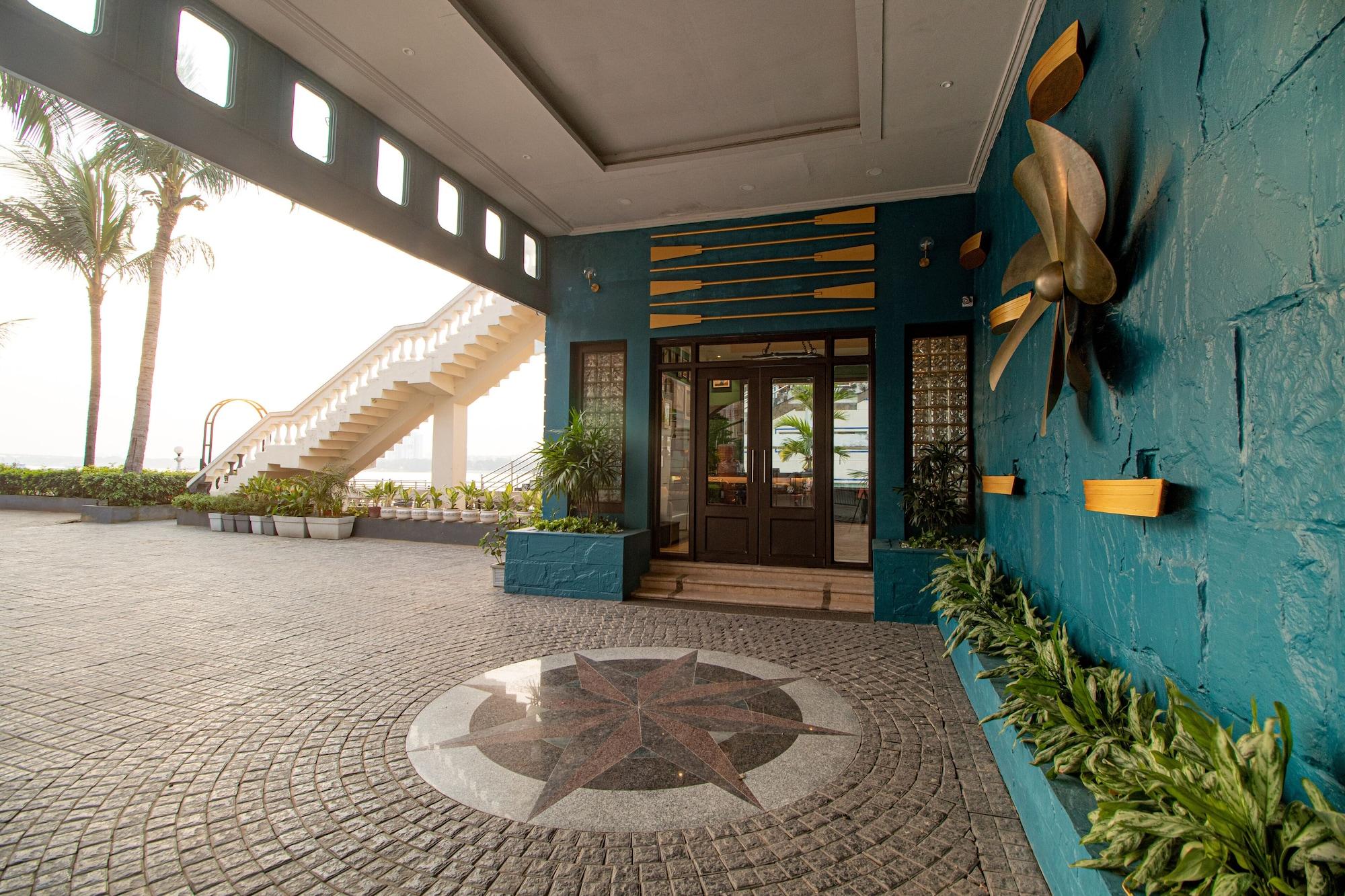 Vista Exterior Polo Floatel Kolkata