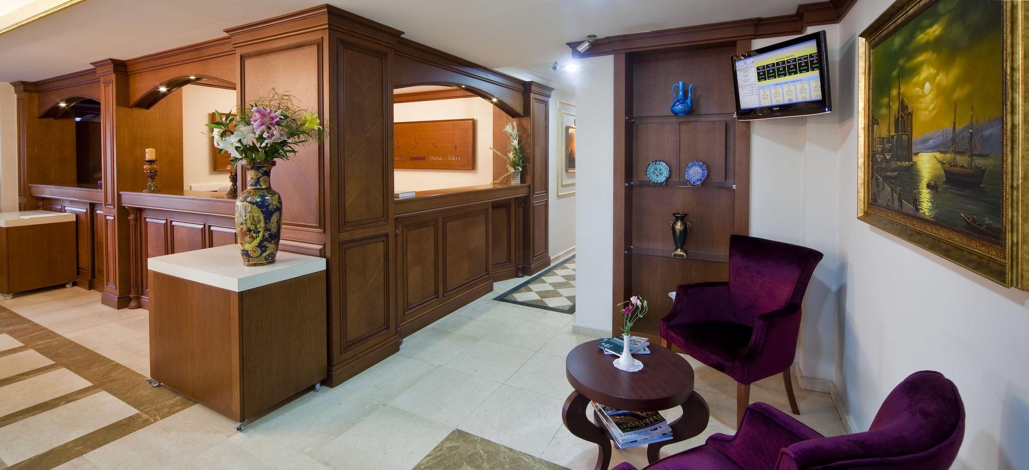 Vista Lobby GLK PREMIER The Home Suites & Spa - Boutique Class