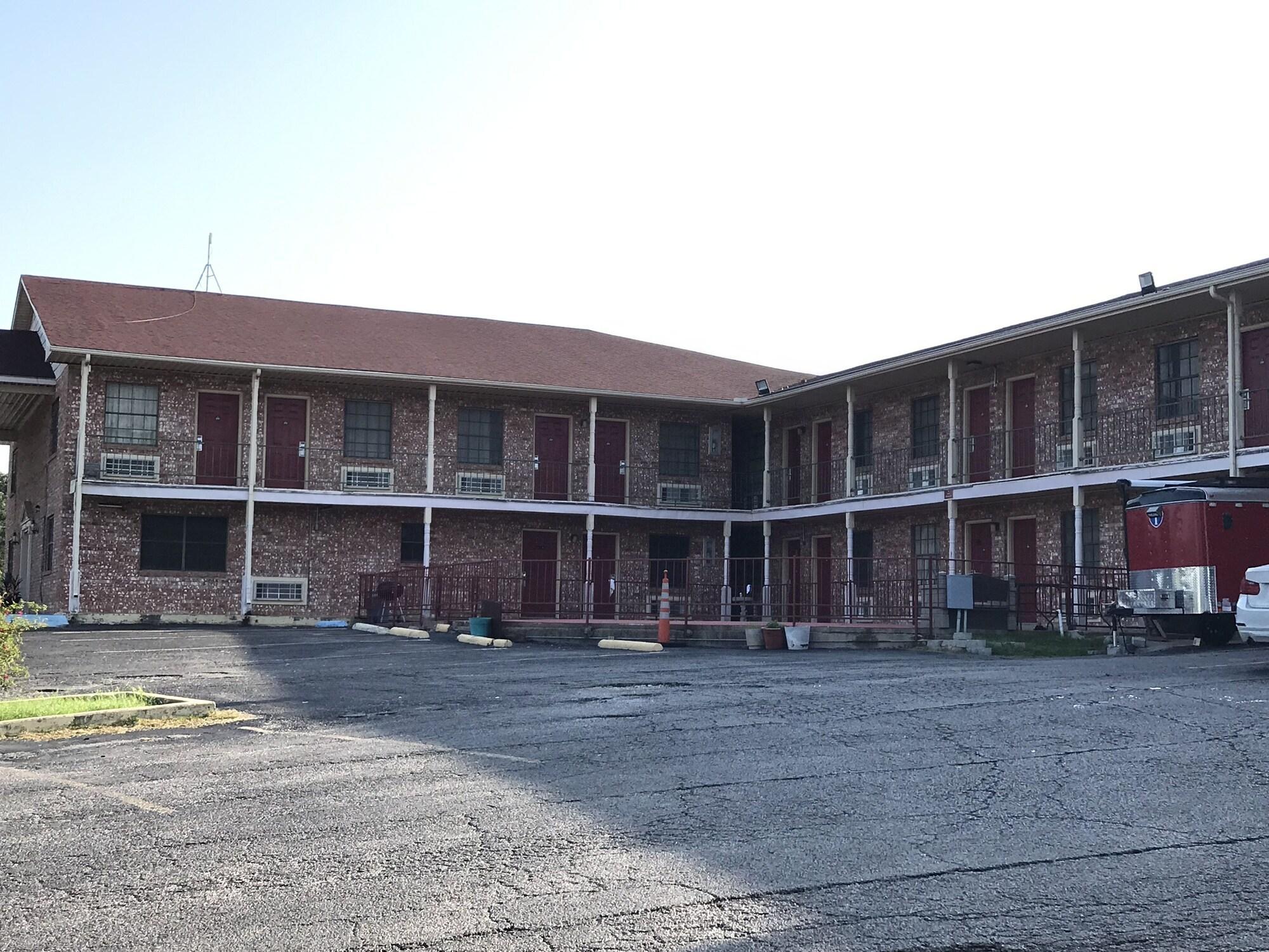 Vista Exterior Executive Inn