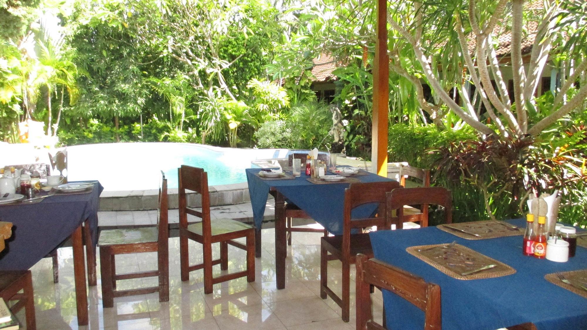 Varios Adus Beach Inn