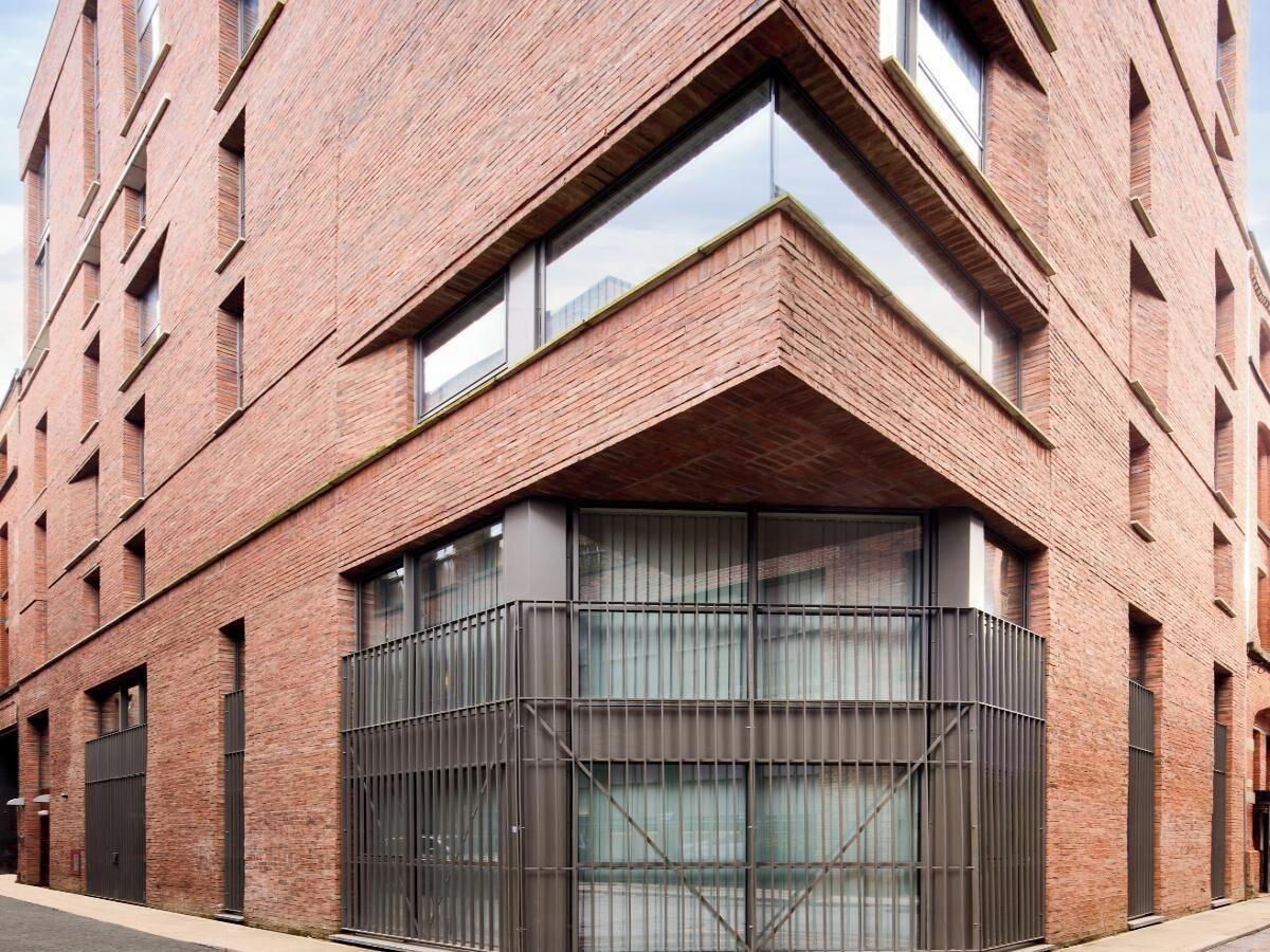 Vista Exterior Finlays Yard by Veeve