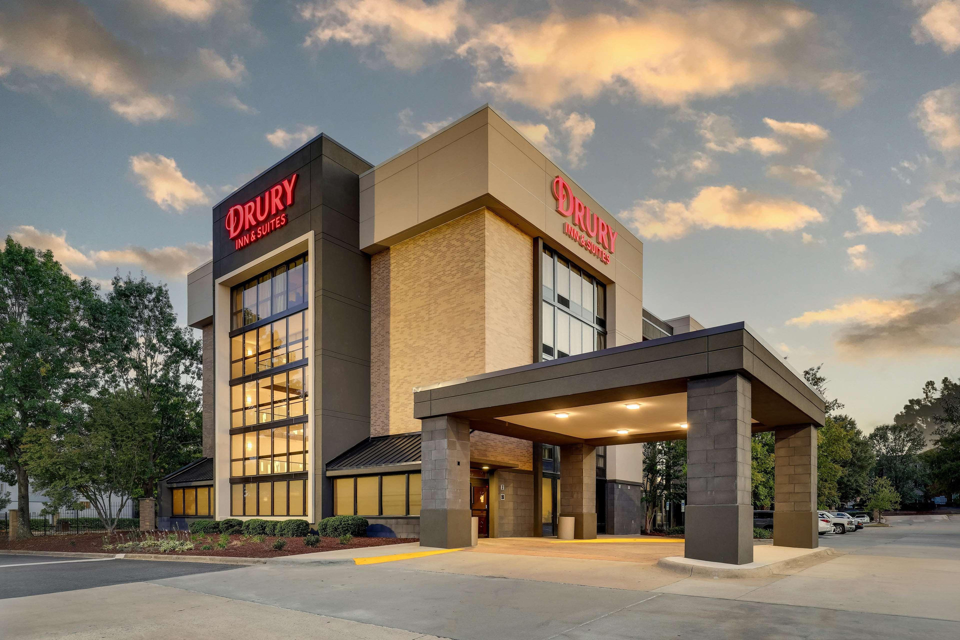 Vista Exterior Drury Inn & Suites Charlotte University Place