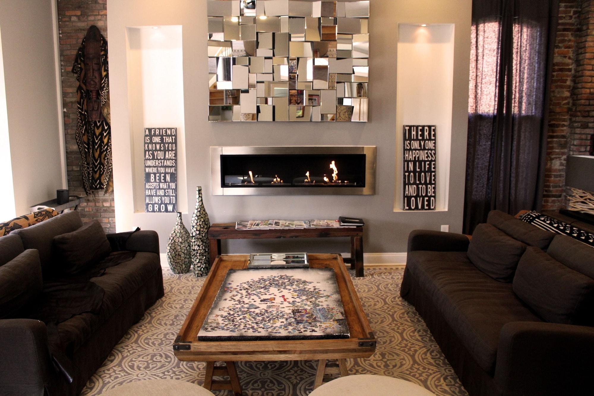 Bar/Salón The Cochrane House Luxury Historic Inn