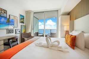 Paquete - OCEANFRONT BUILDING; rooftop pool, 1 Bd condo with OCEAN VIEWS GUARANTEED
