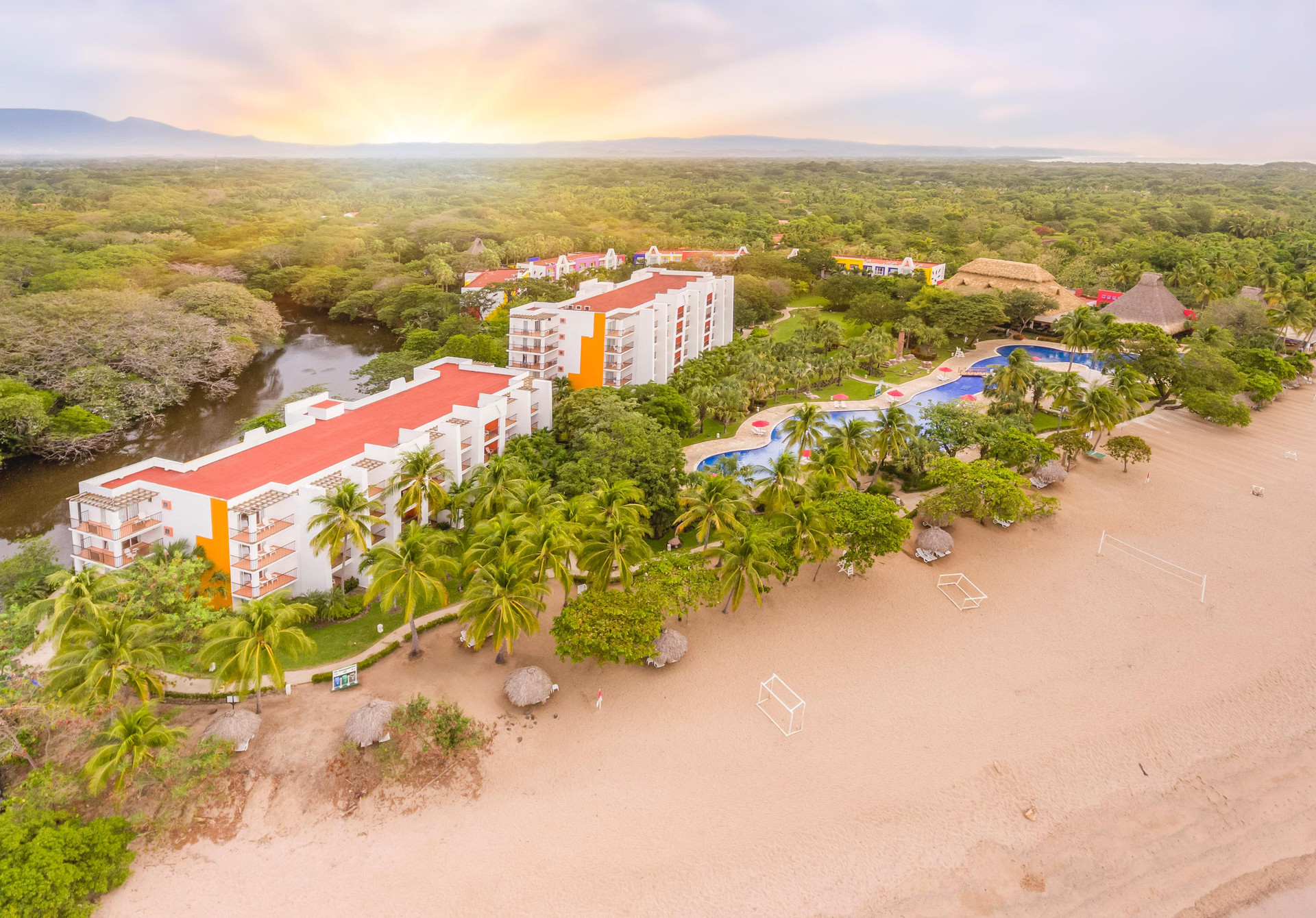 Vista Exterior Royal Decameron Salinitas All Inclusive