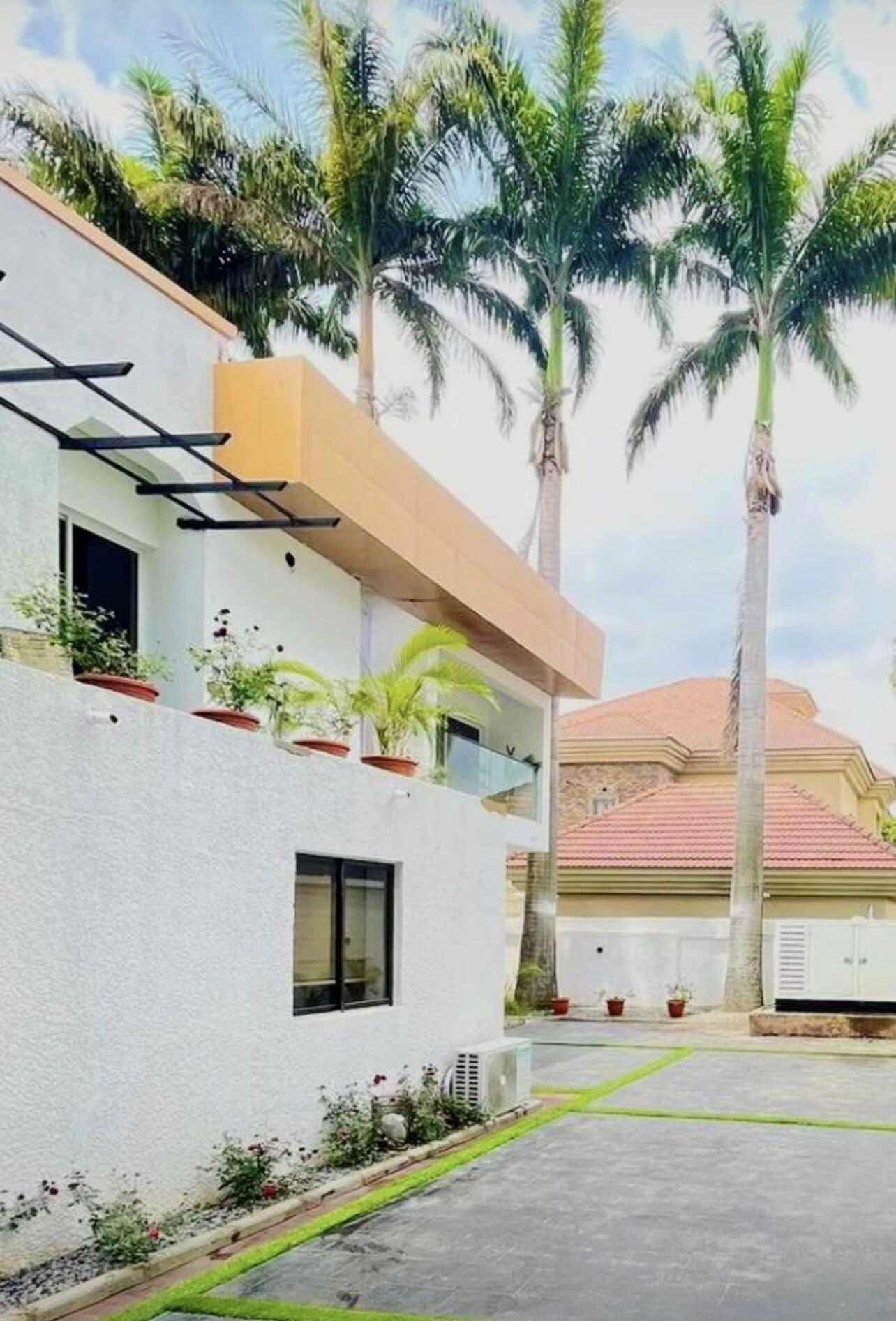 Varios Austra Luxury Residence
