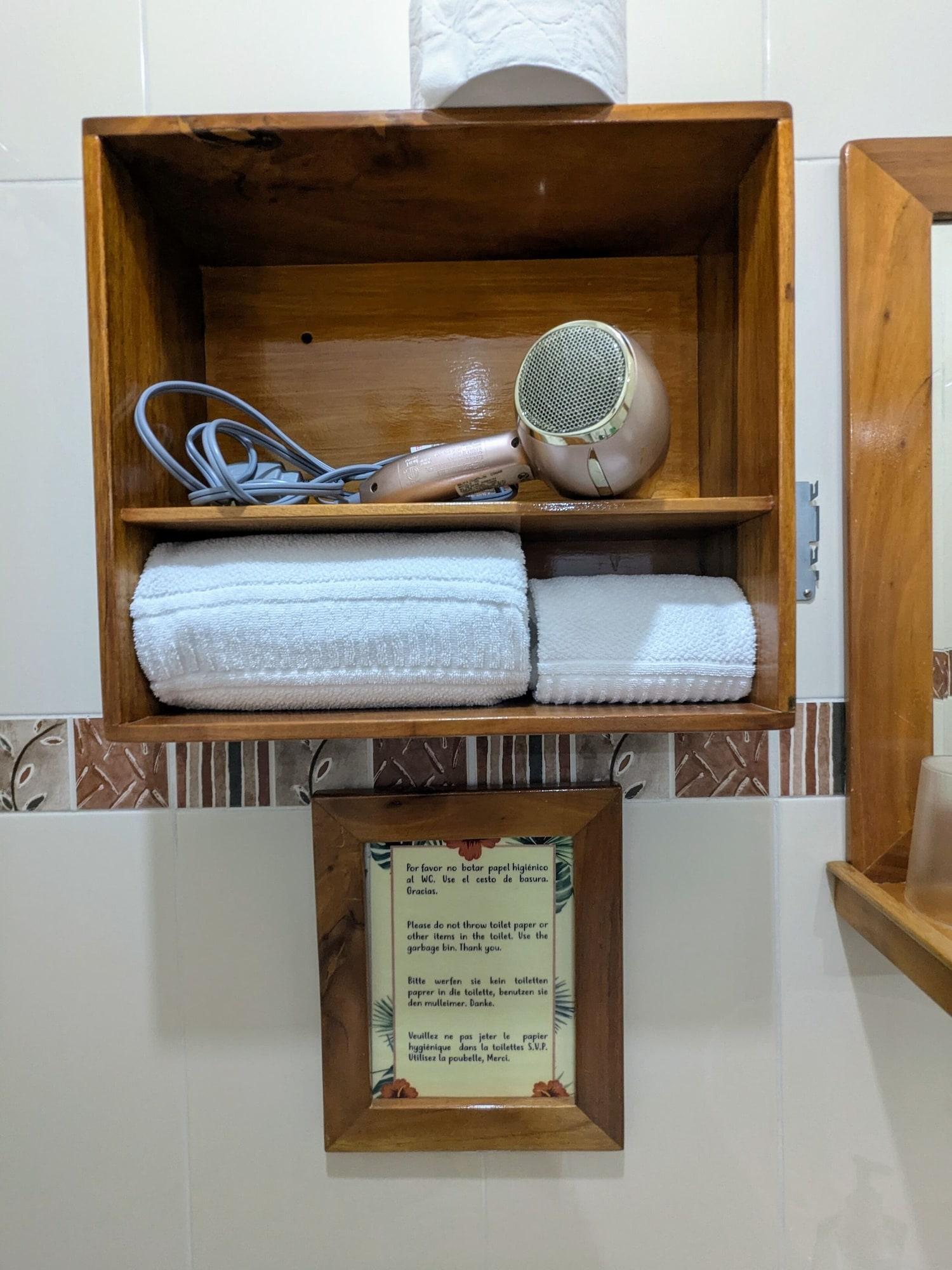 Equipamiento de Habitación Hostal Macaw