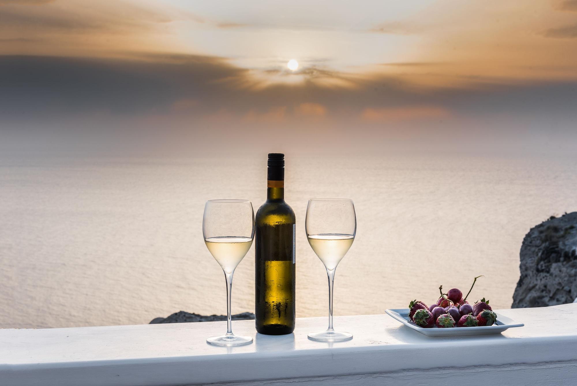 Playa Hyperion Oia Suites