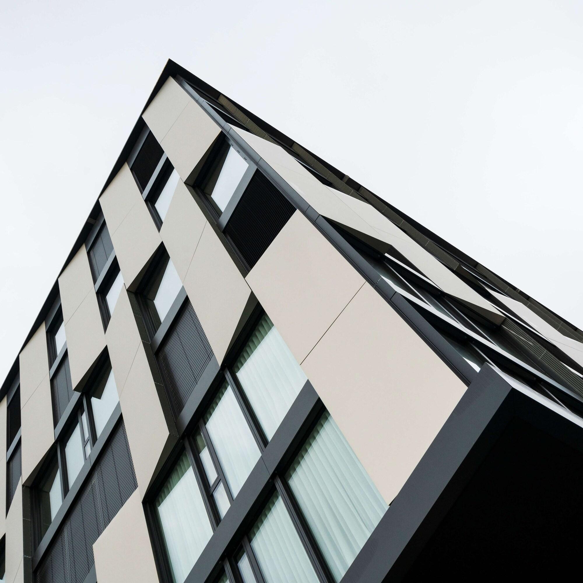Varios YParc Hotel