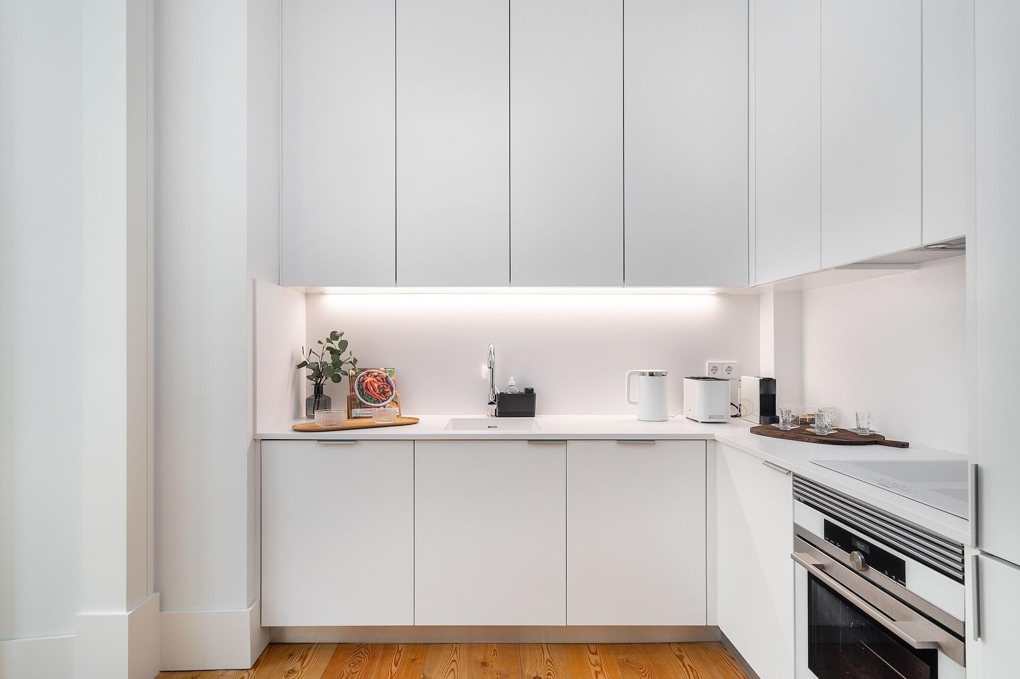 Equipamiento de Habitación Prime Location Contemporary Luxury Apartment W/ Ac & Elevator