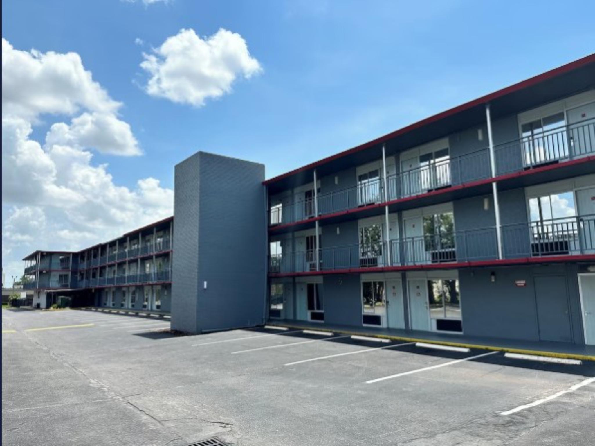 Vista Exterior Travelodge by Wyndham Orlando / Heart of International Drive