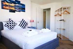 Alquiler Vacacional - Marina living with parking, balcony, quiet and secure