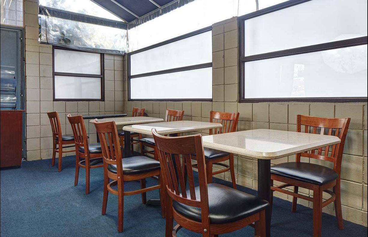 Restaurant Good Nite Inn West Los Angeles