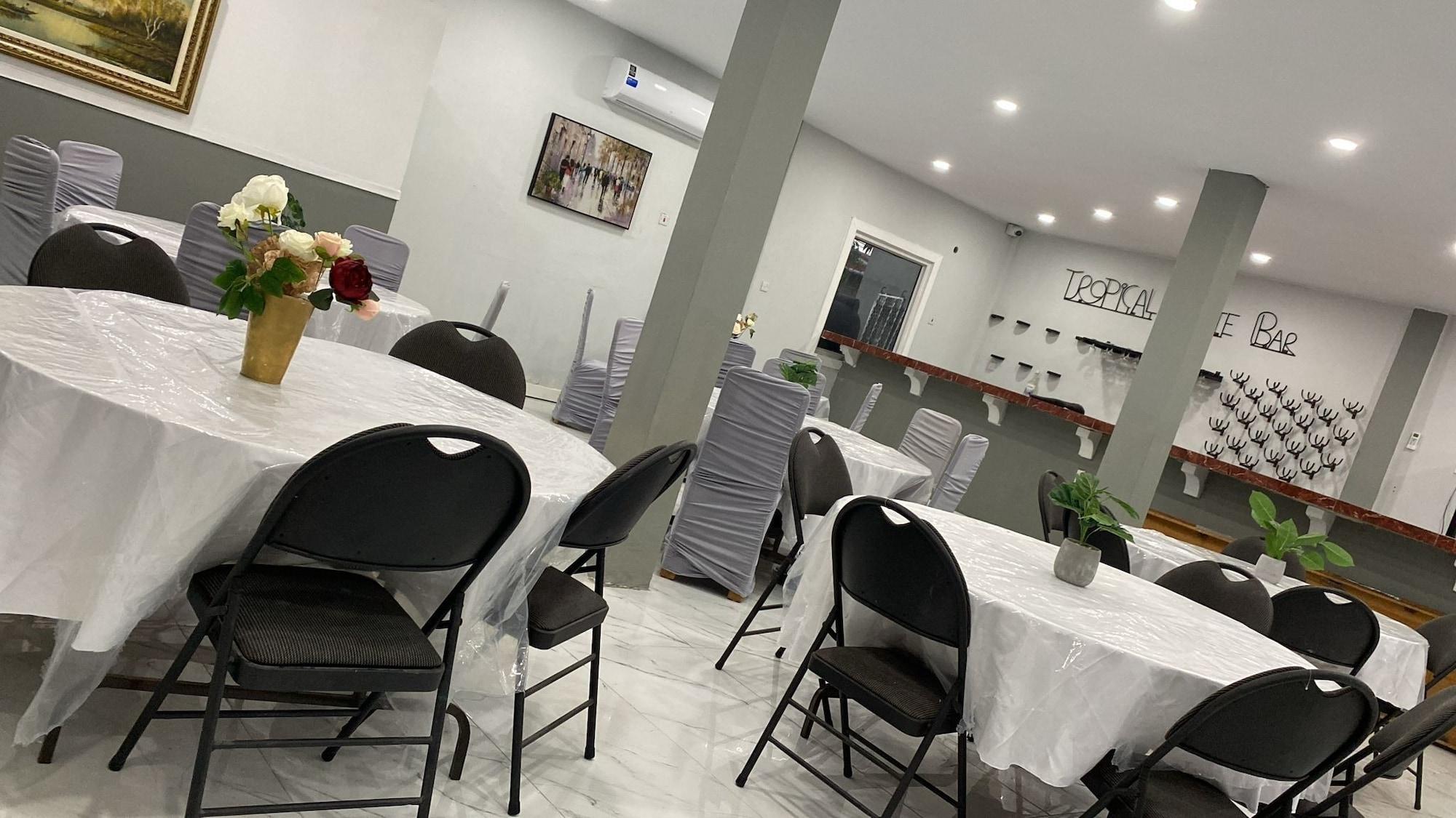 Restaurante Tropical Suite