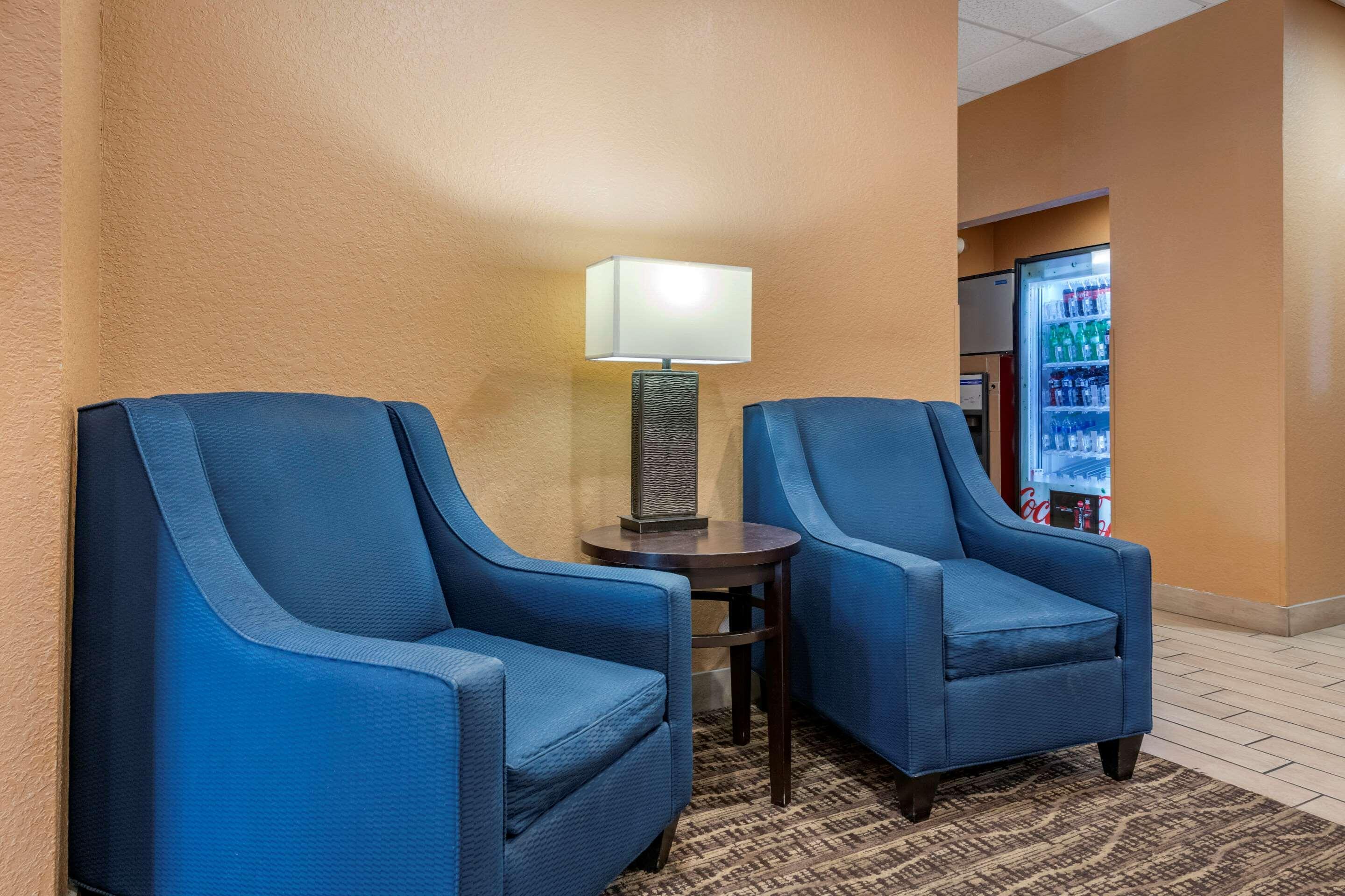 Vista Lobby Comfort Inn & Suites Orlando North