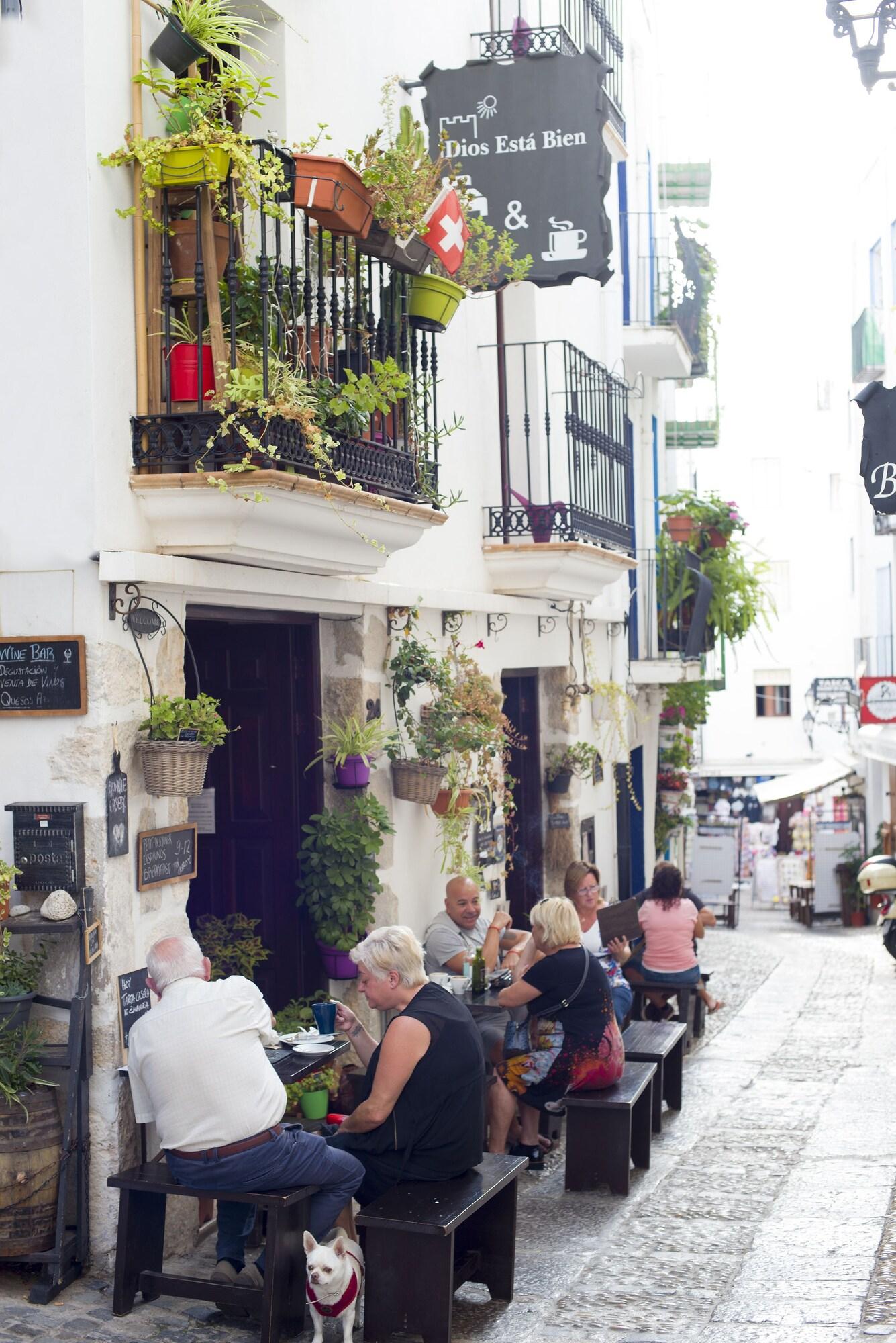 Vista Exterior Hostal Dios Esta Bien