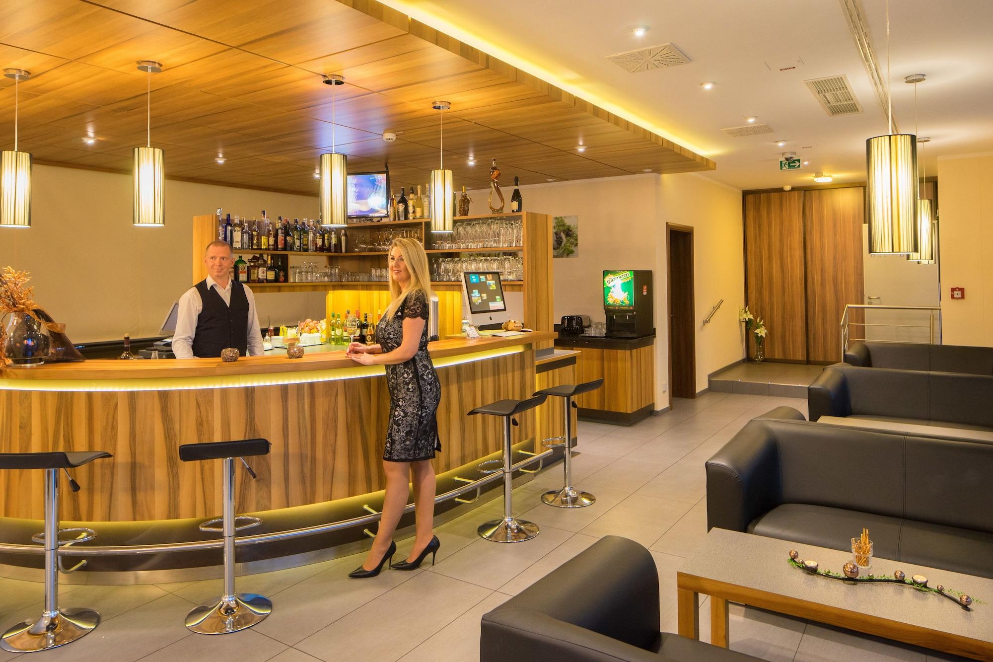 Bar/Salón Hotel Bettstadl - Landshut