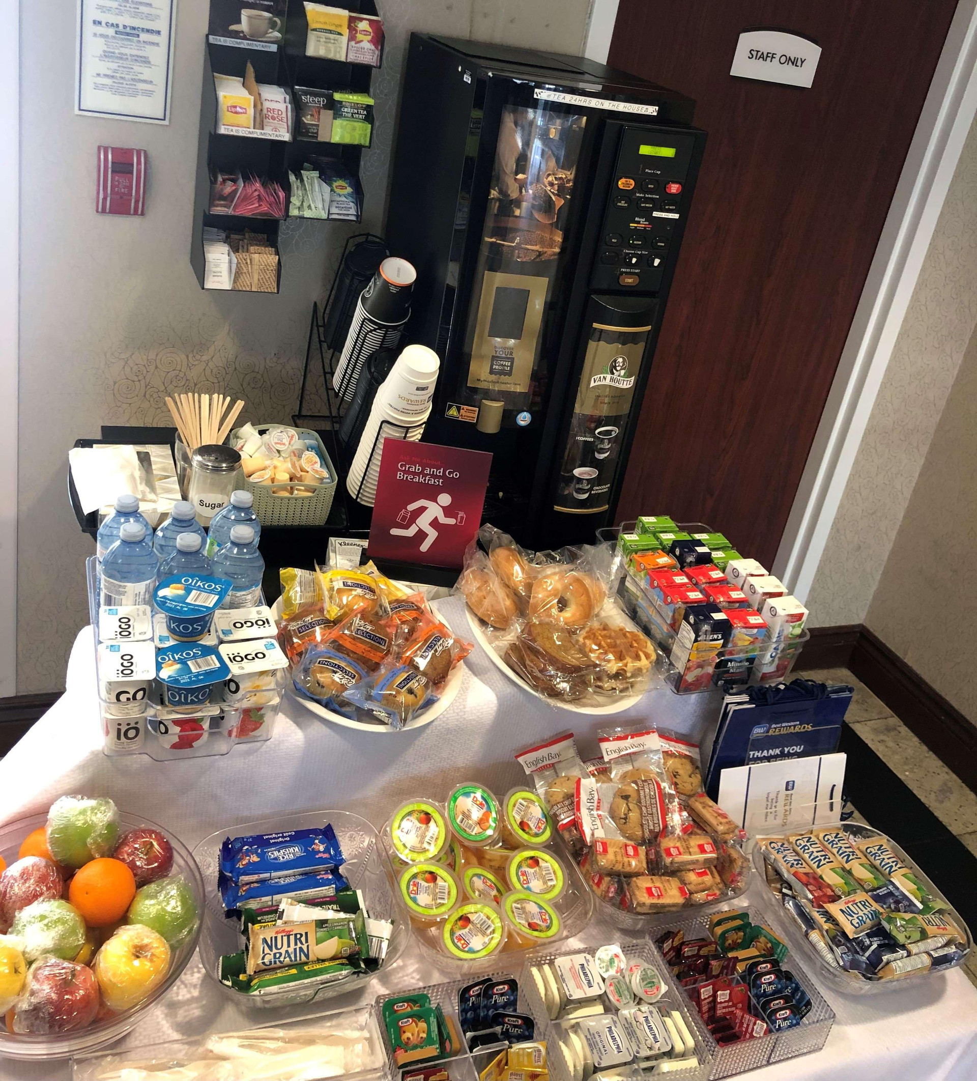 Restaurant Best Western Plus Travel Hotel Toronto Airport