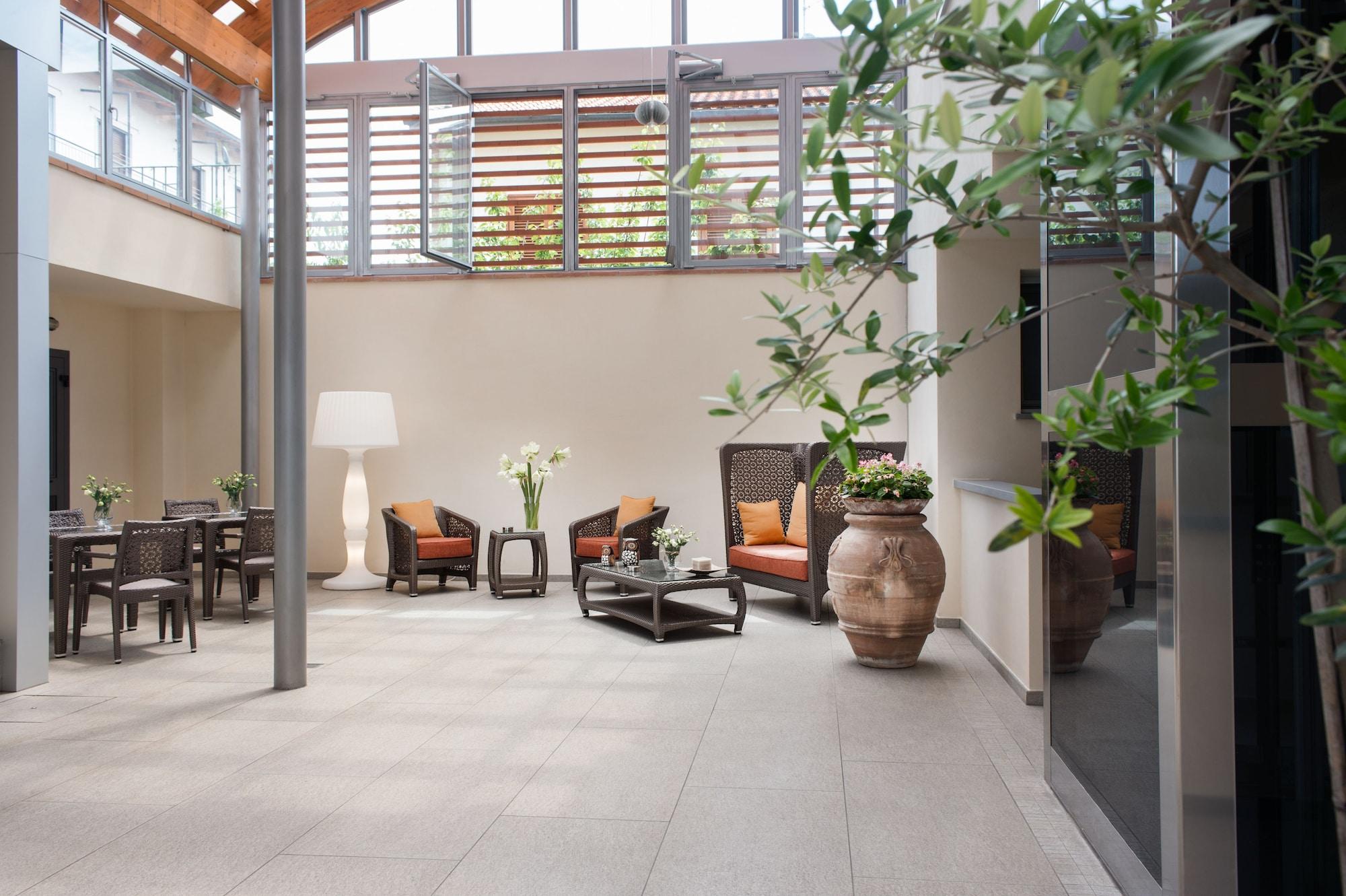 Varios Hotel La Villetta