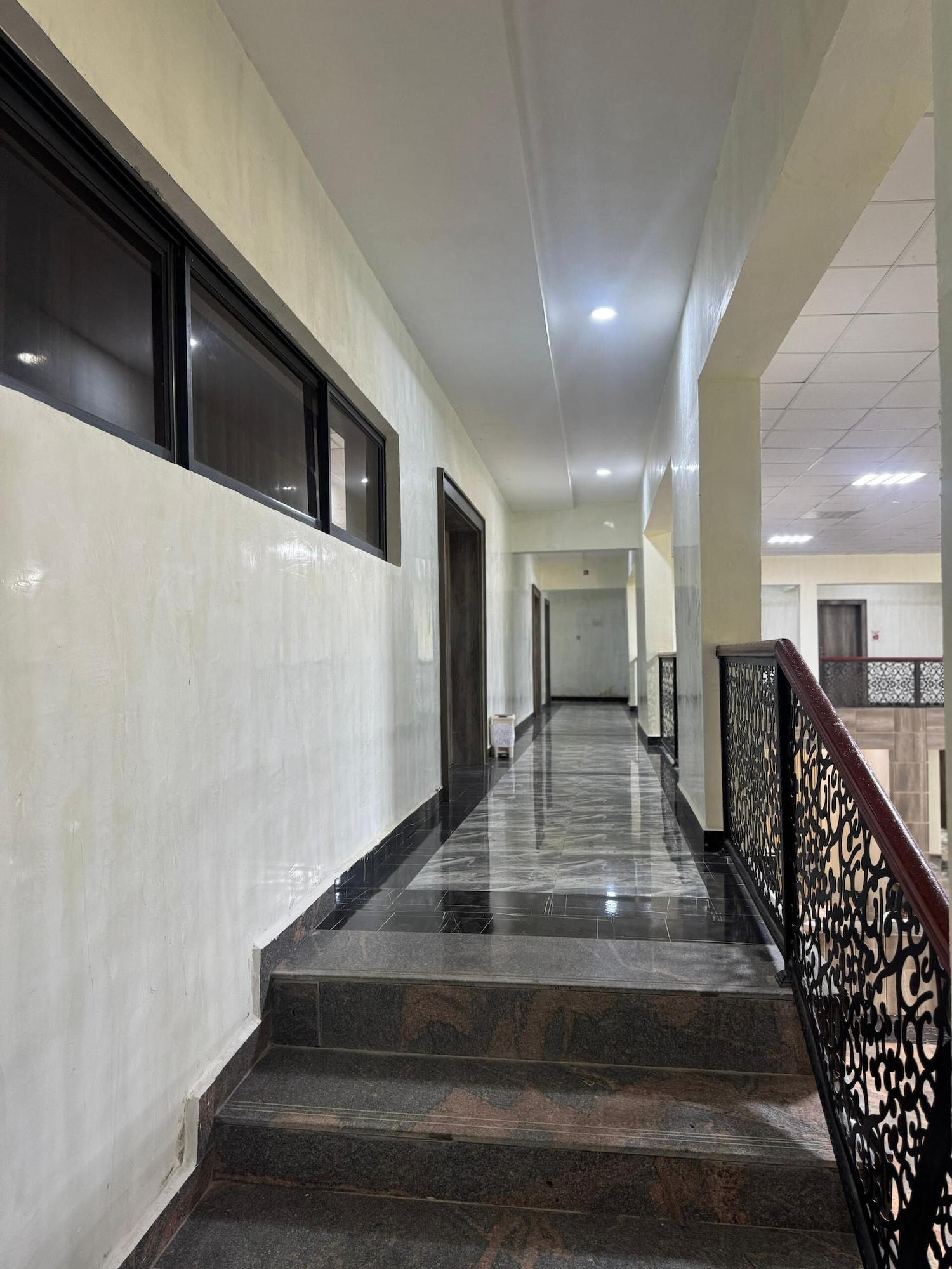 Varios Maryama Guest Palace