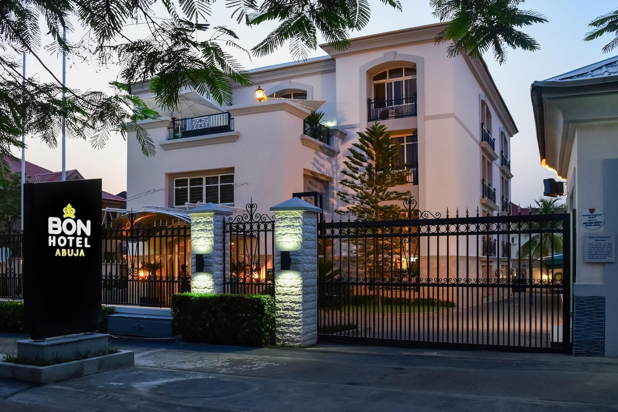 Vista Exterior BON Hotel Abuja