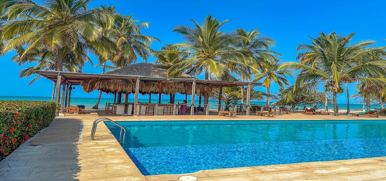 Vista Piscina Huku Beach Hostel