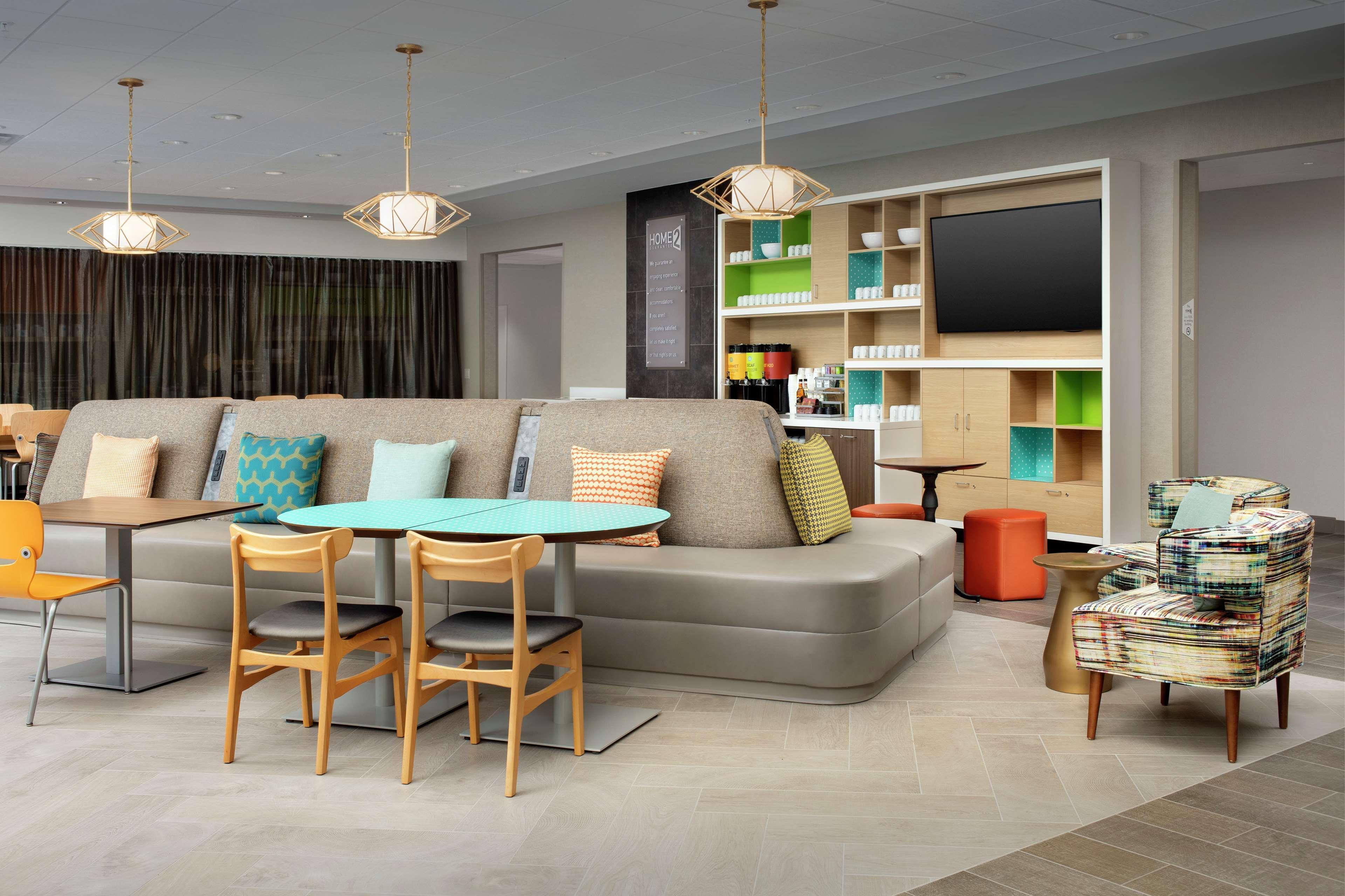 Vista Lobby Home2 Suites by Hilton San Antonio Lackland/Sea World, TX