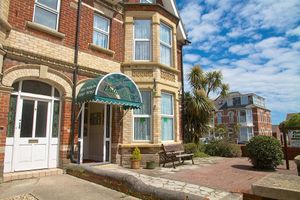 Alojamiento - Palm Court