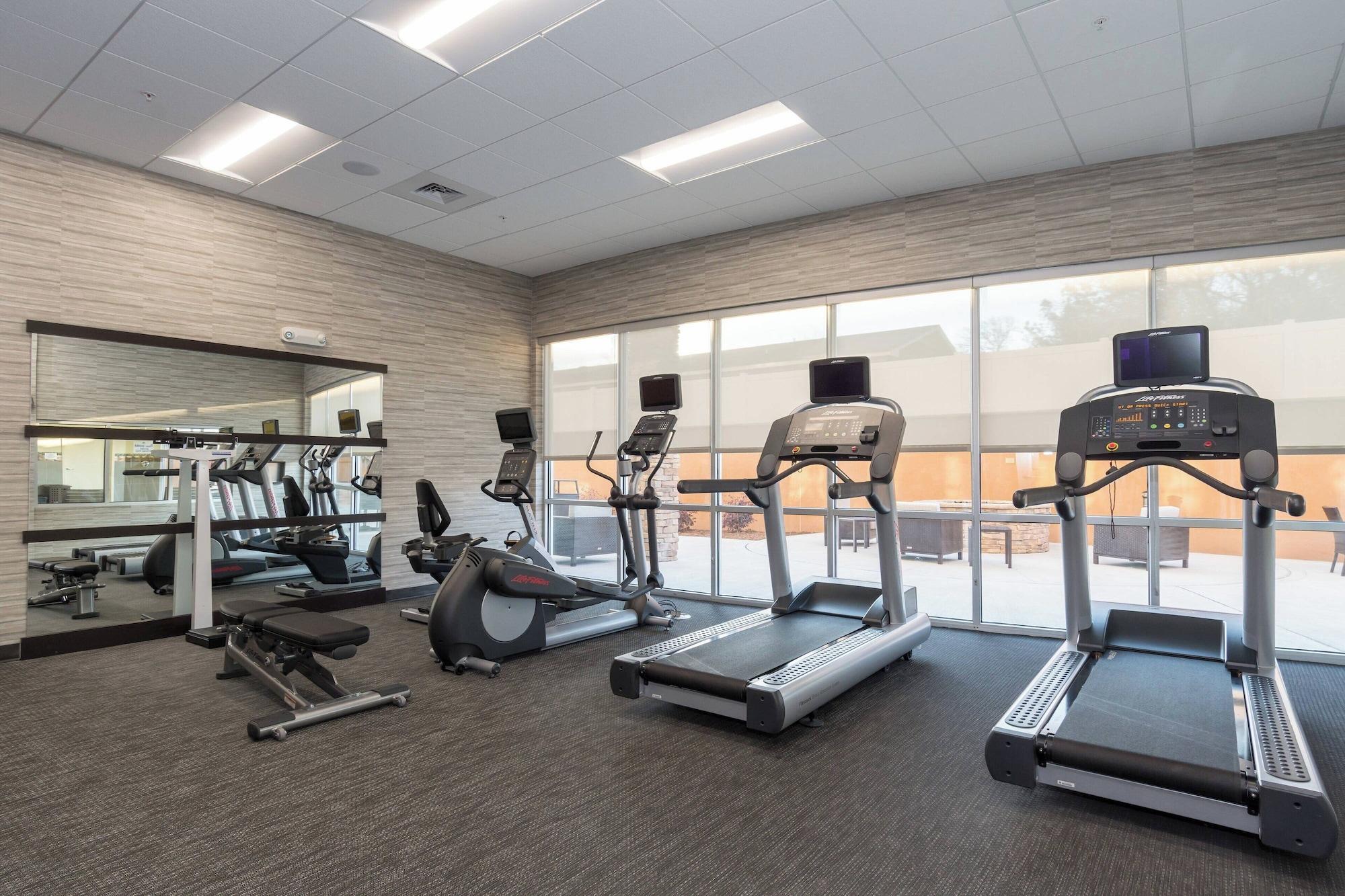 Gimnasio Courtyard By Marriott Fayetteville Fort Bragg Spring Lake