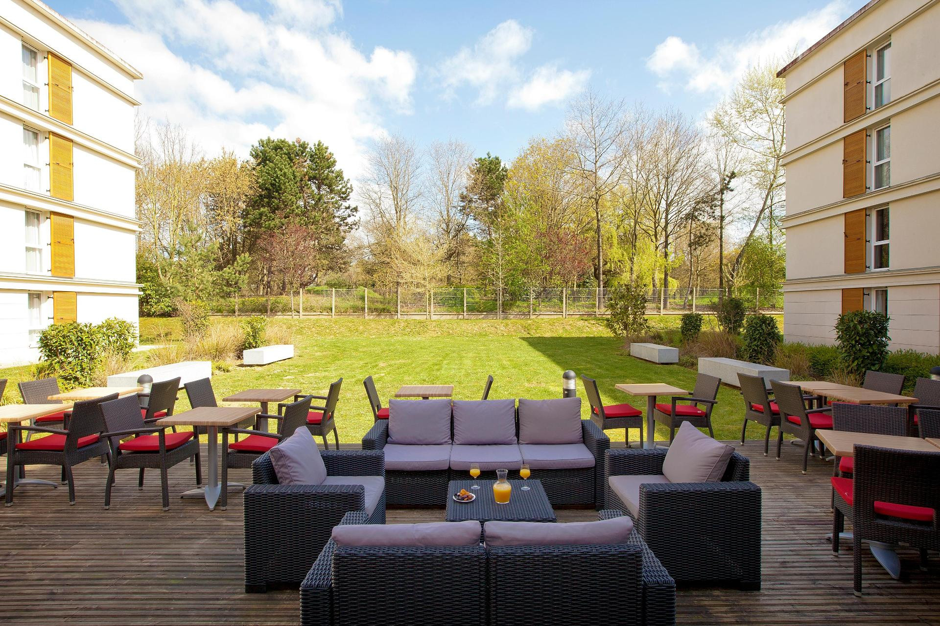 Varios Residhome Paris-Guyancourt