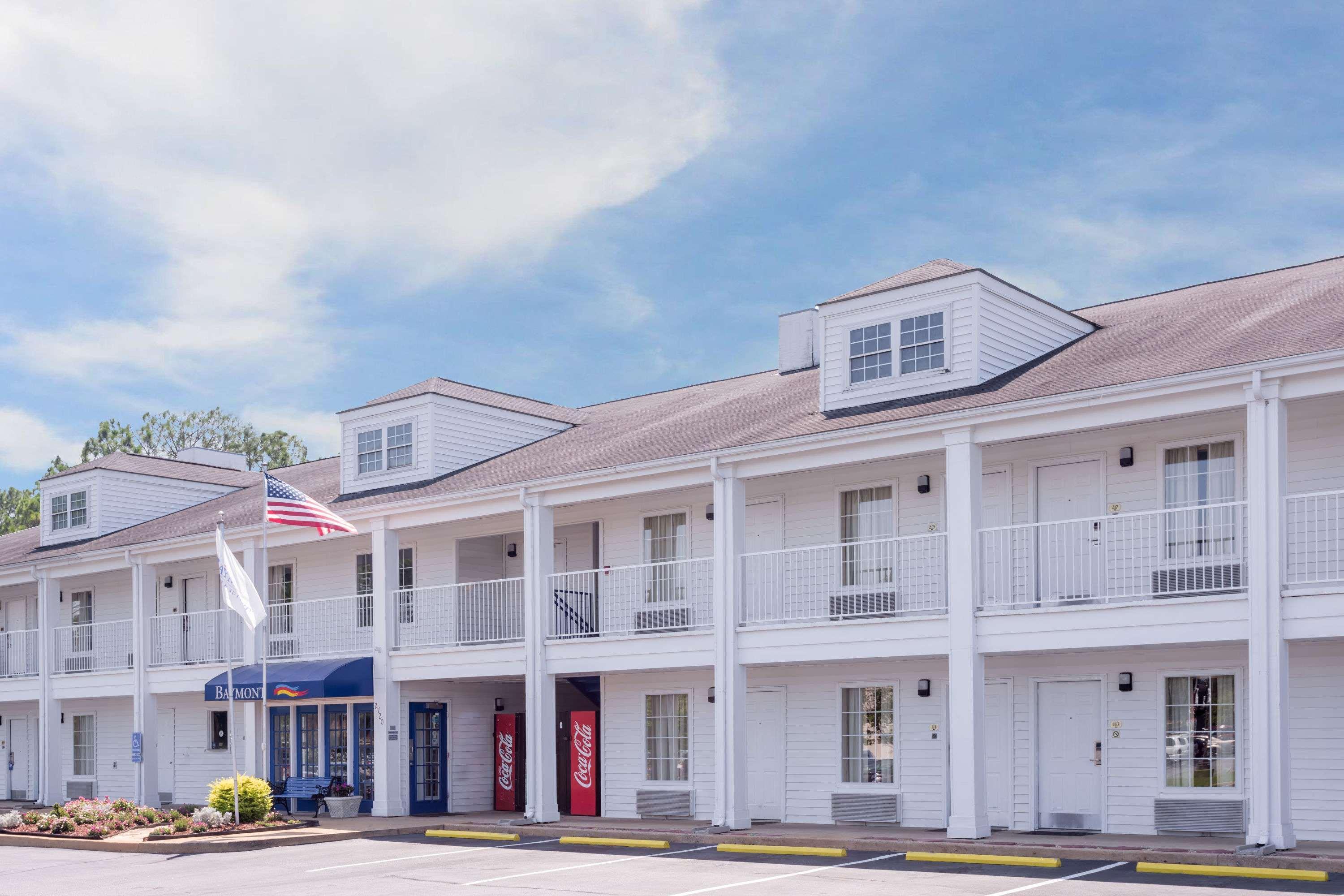 Vista Exterior Baymont by Wyndham Albany at Albany Mall