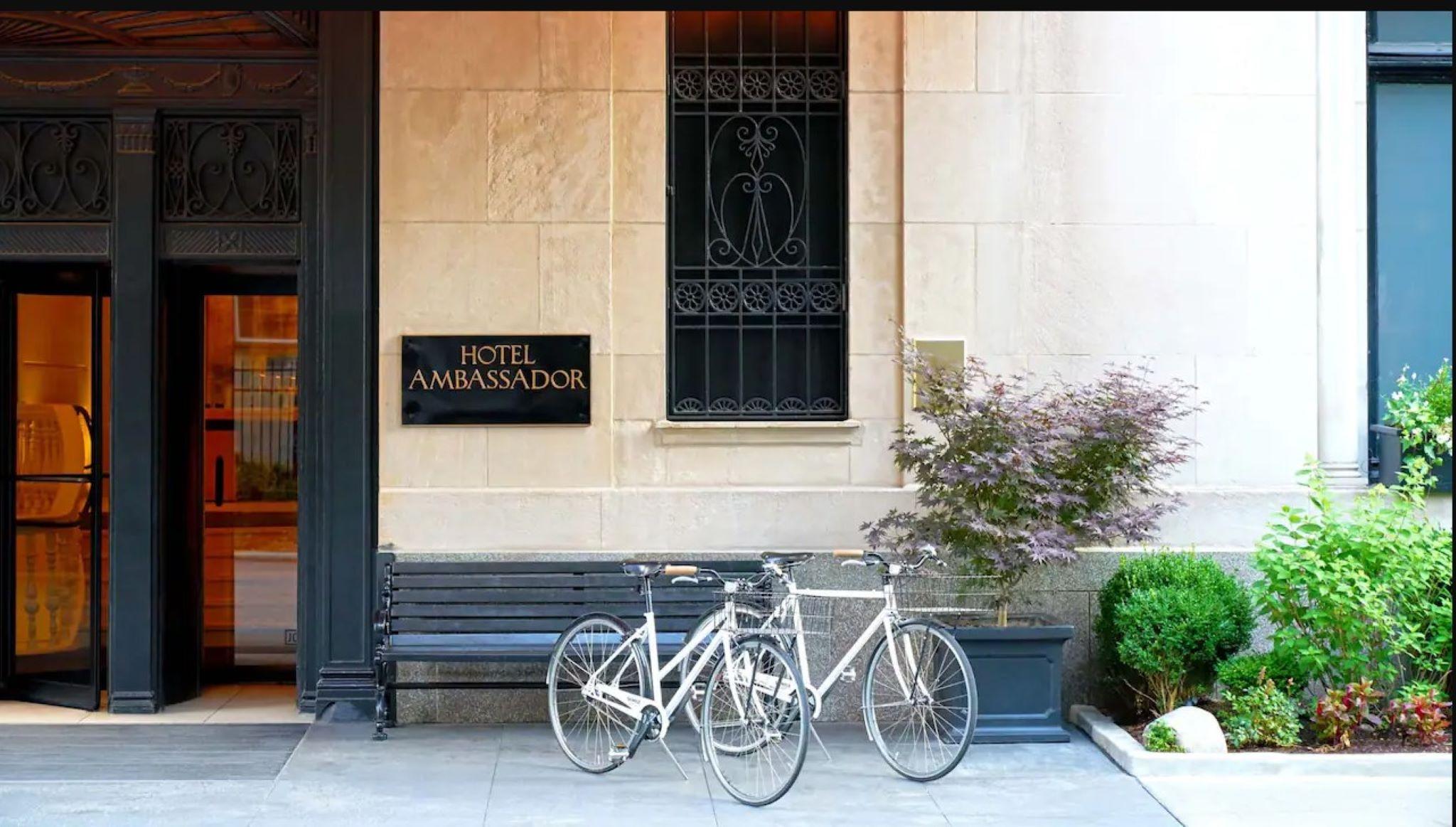 Vista Exterior The Chicago Hotel Collection Ambassador Gold Coast