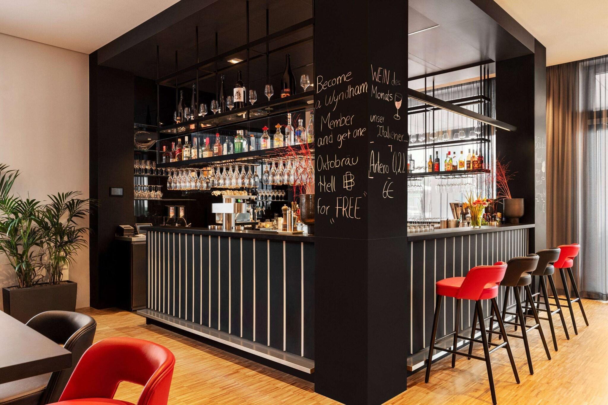 Bar/Salón Vienna House by Wyndham Ernst Leitz Wetzlar