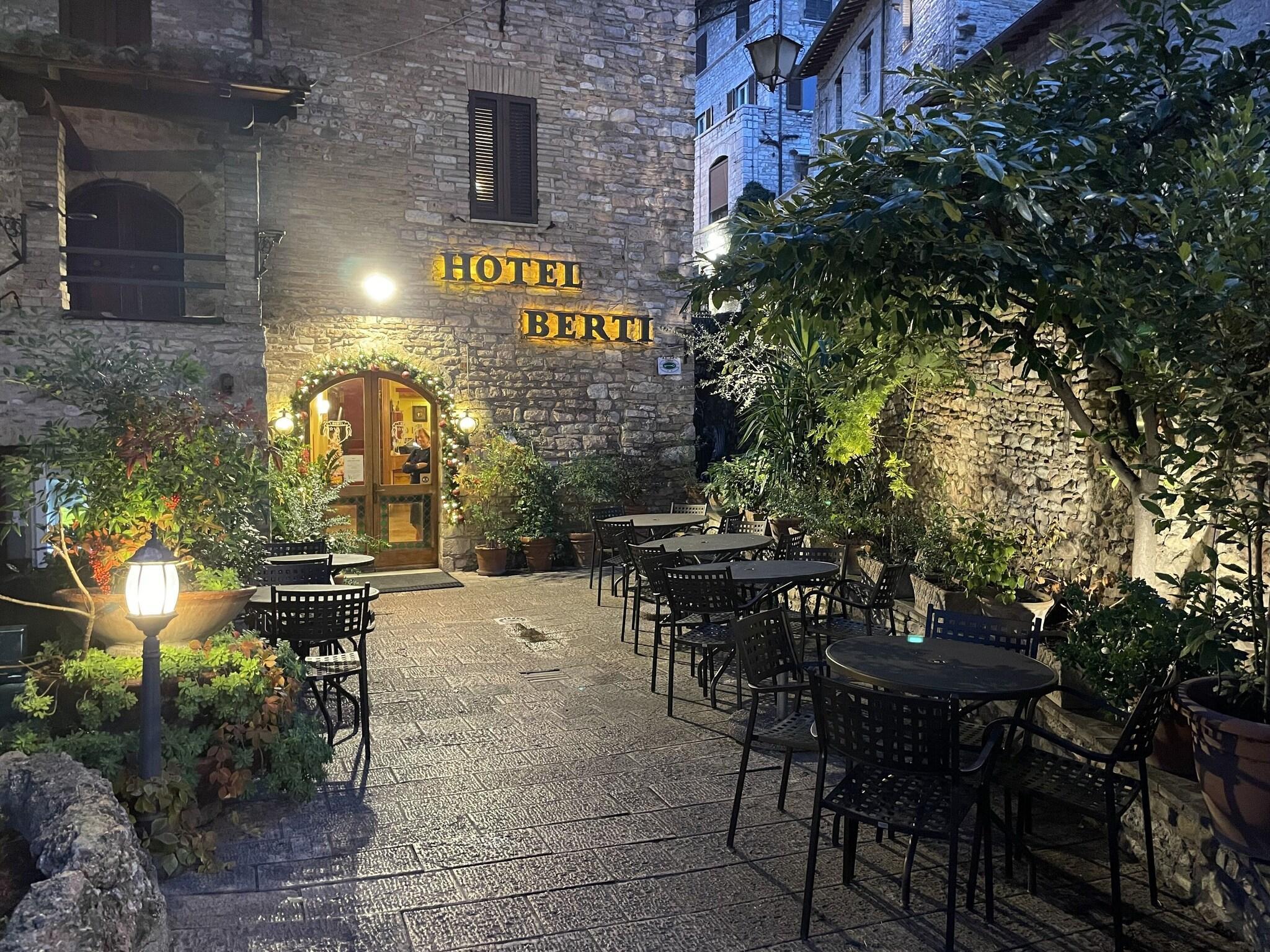 Vista Exterior Hotel Berti