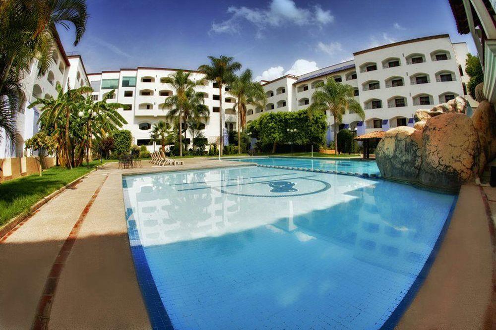 Vista Piscina Hotel Gran Plaza and Convention Center