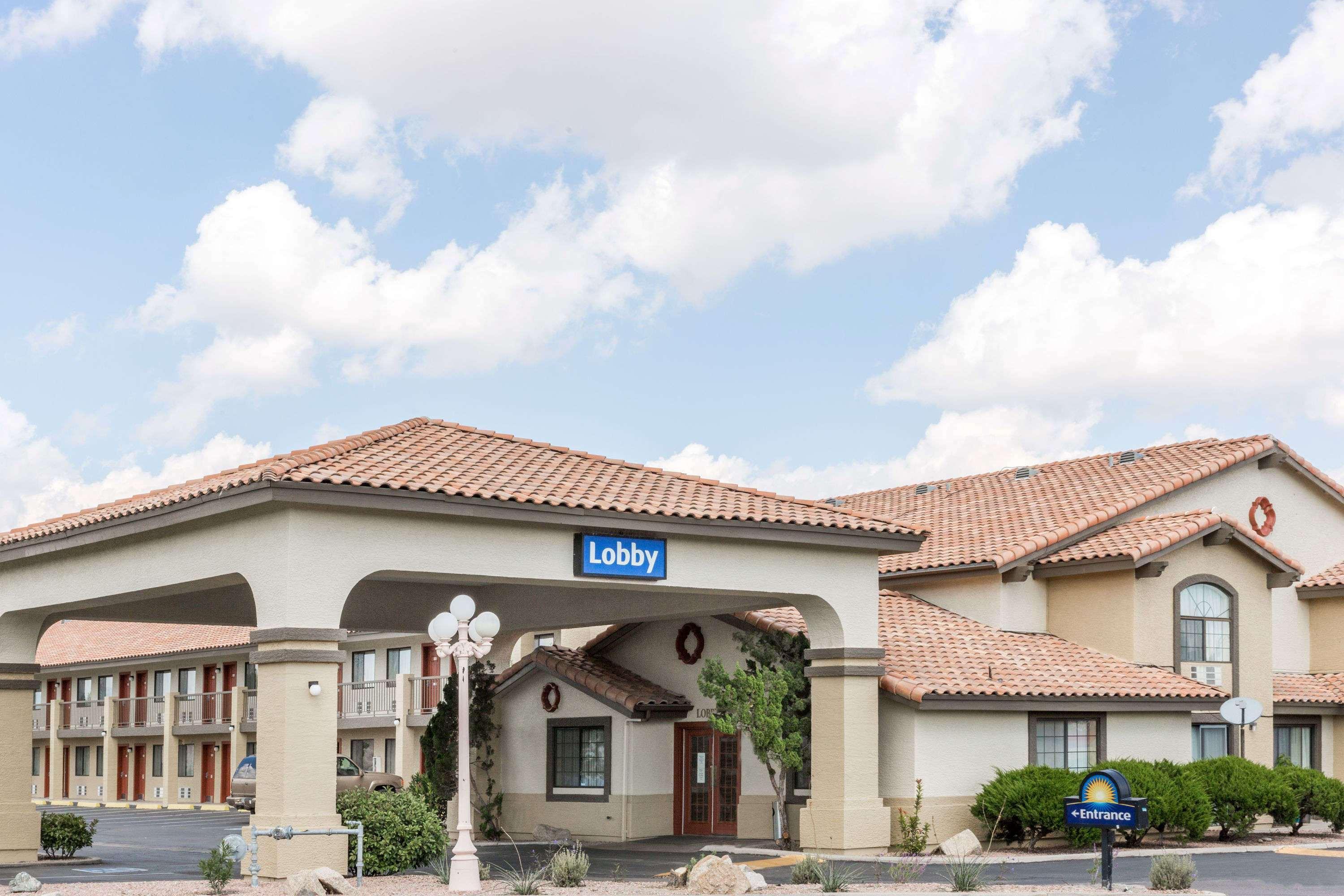 Vista Exterior Days Inn by Wyndham Willcox