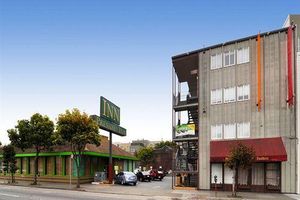 Alojamiento - Presidio Parkway Inn