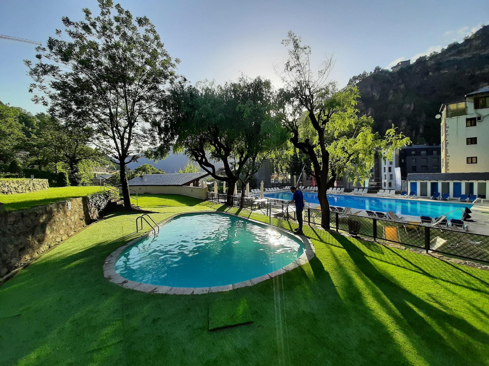 Vista Exterior Hotel SPA Termes Carlemany