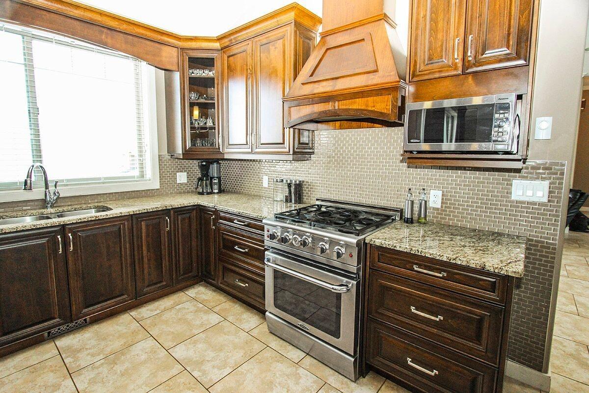Restaurant Luxury Lakefront Rooms