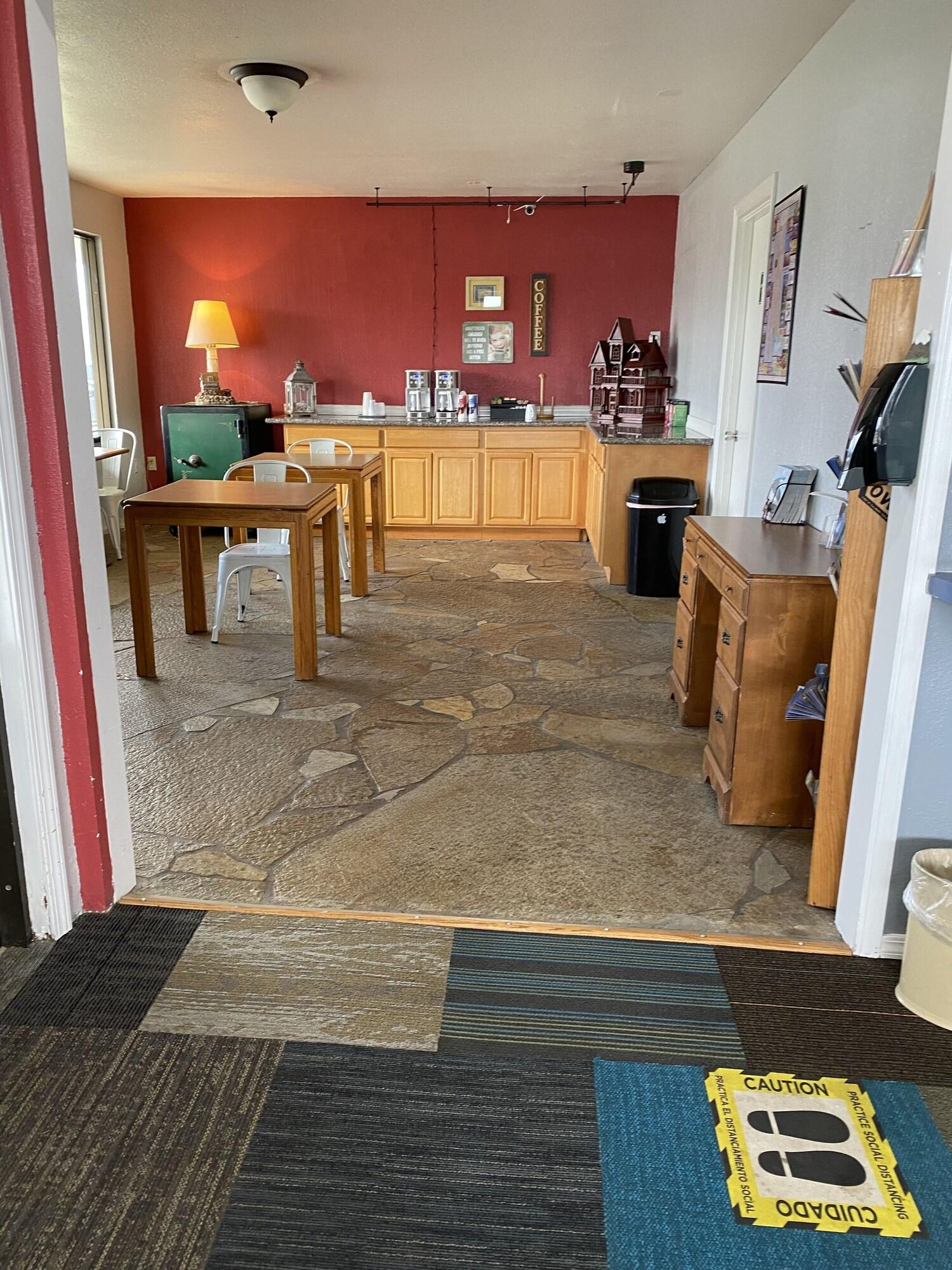 Vista Lobby Ocean Shores Inn & Suites