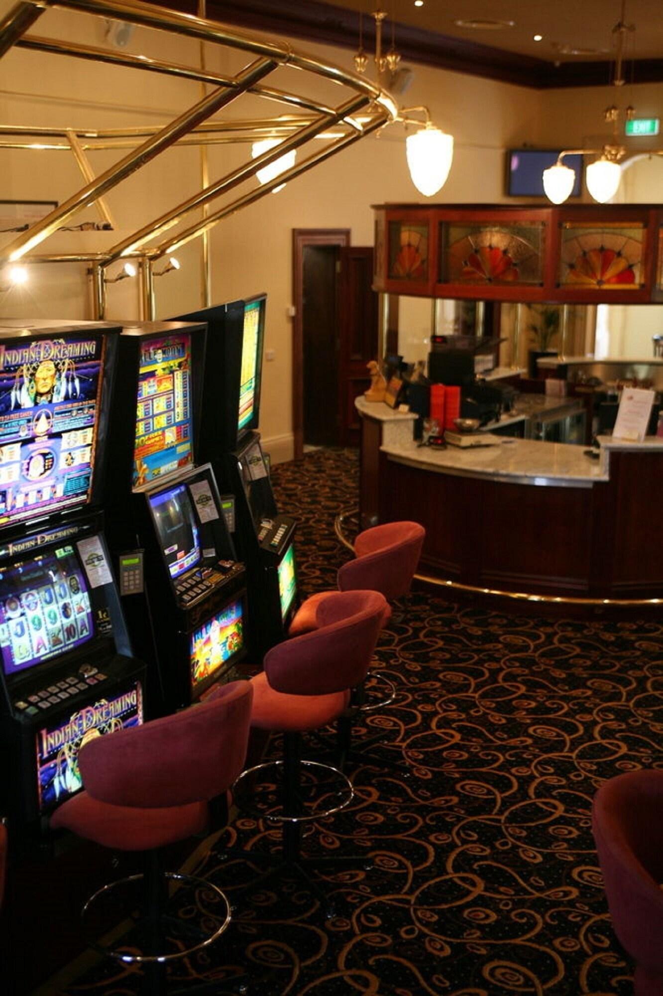 Instalaciones Recreativas Largs Pier Hotel Motel