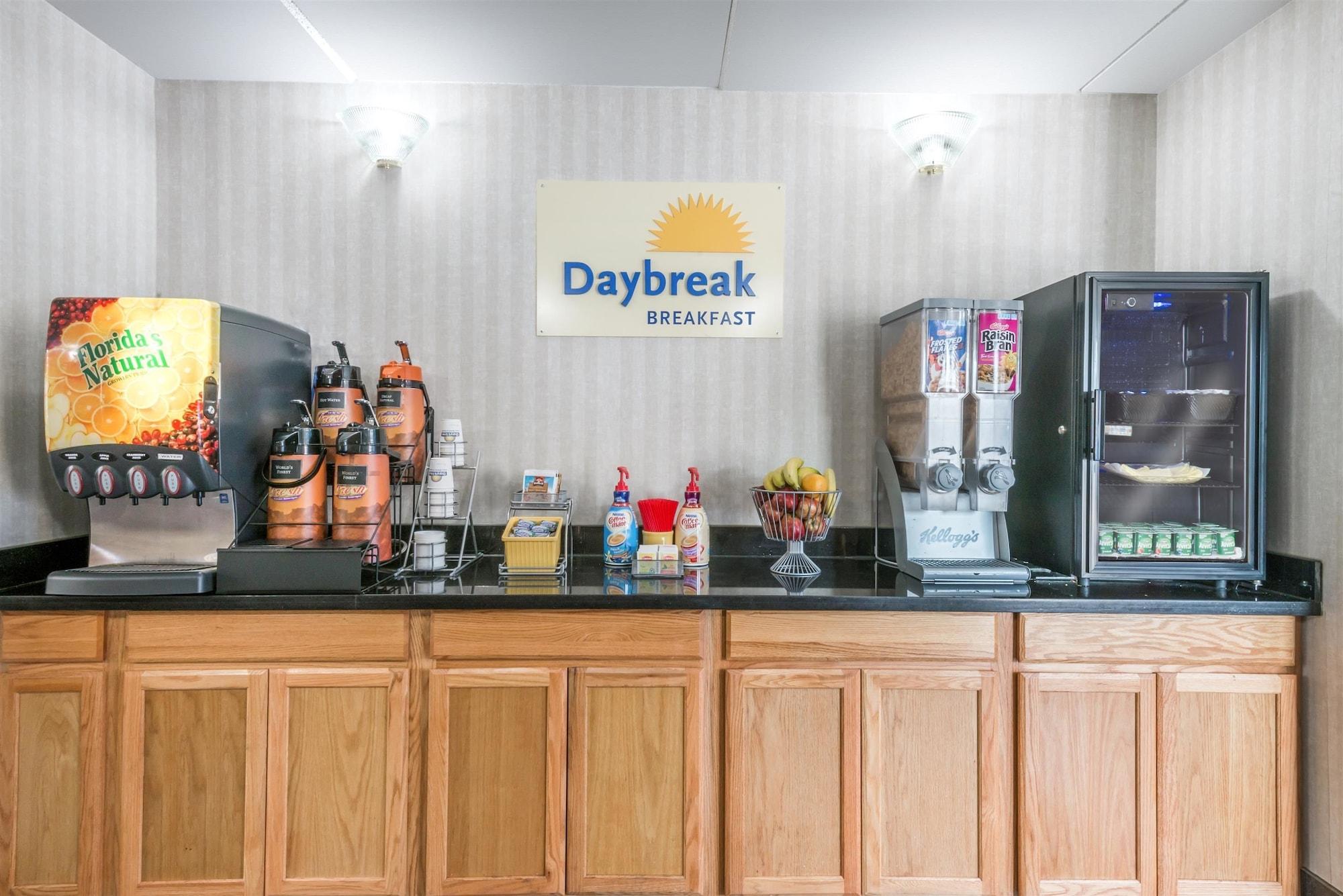 Restaurant Days Inn by Wyndham Pittsburgh-Harmarville