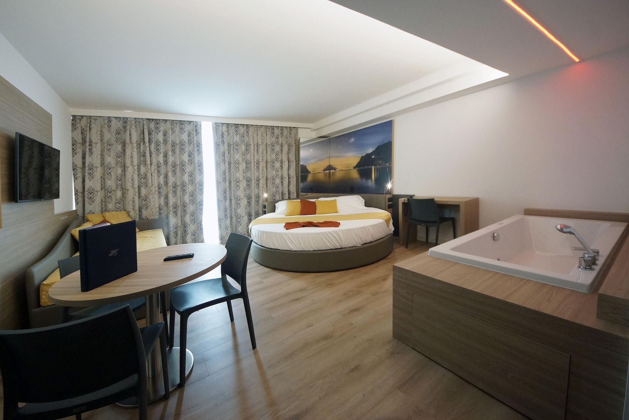 Habitación Ambassador Suite Hotel
