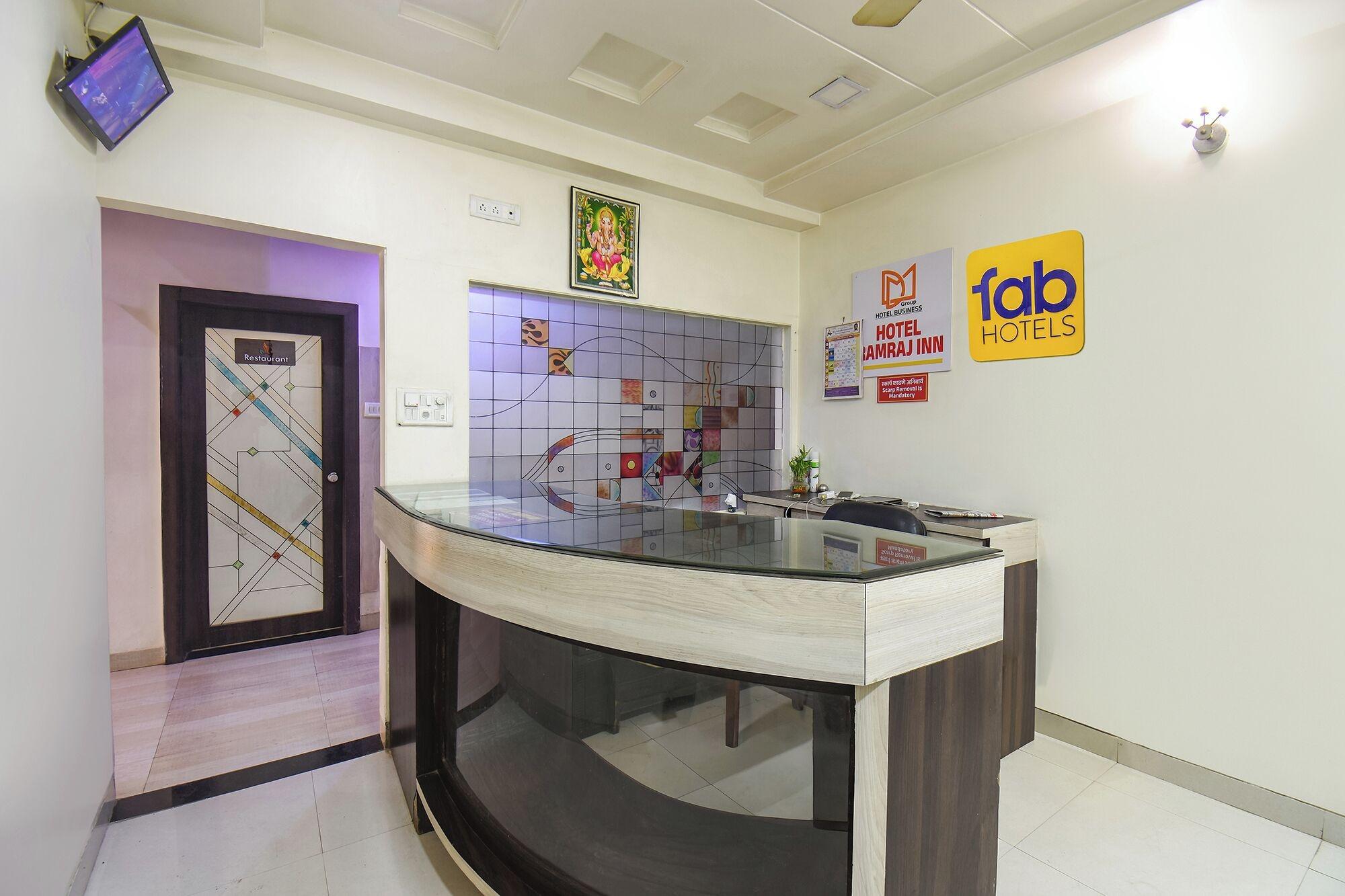Vista Lobby Fabhotel Ramraj Inn