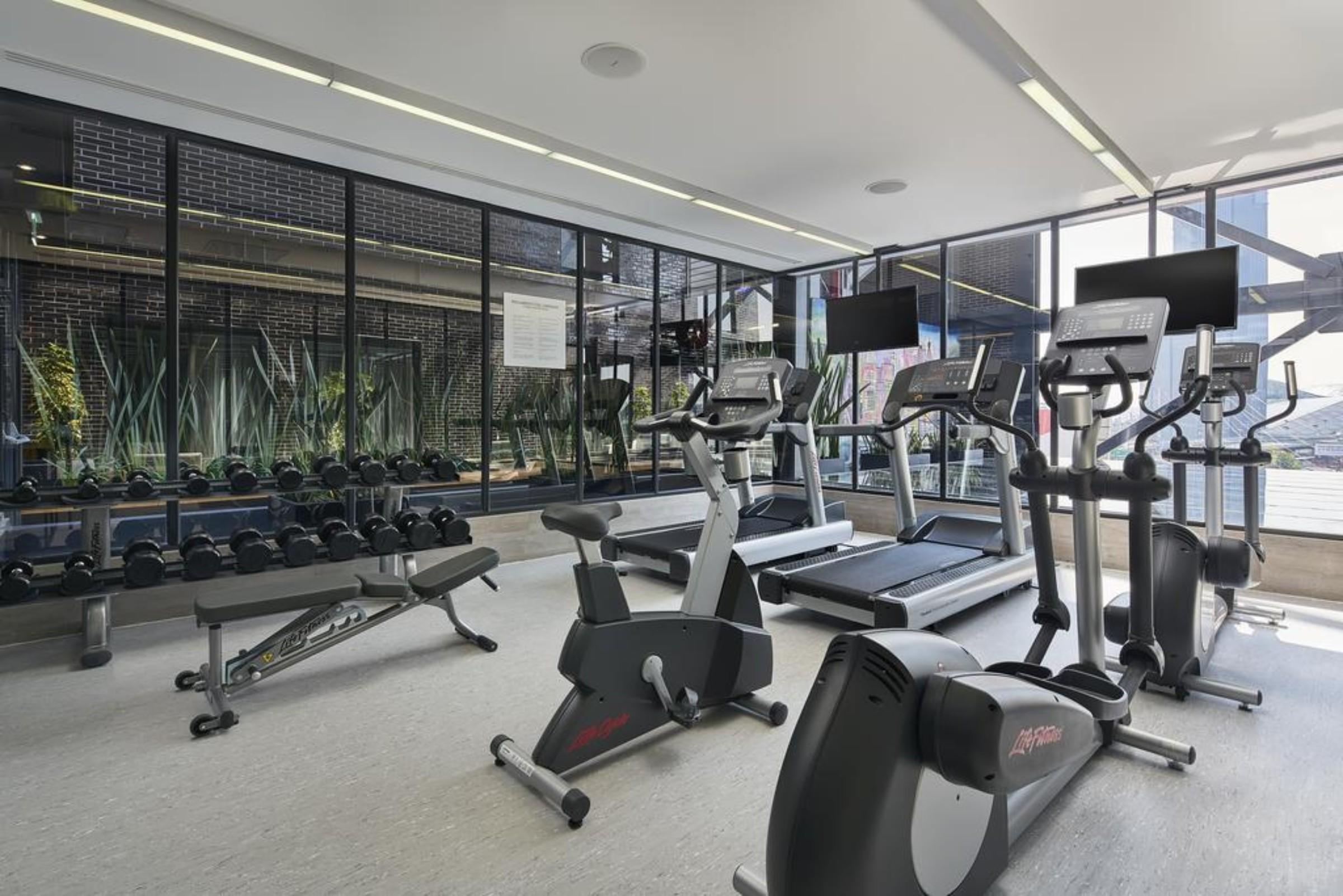 Gimnasio Courtyard Mexico City Toreo